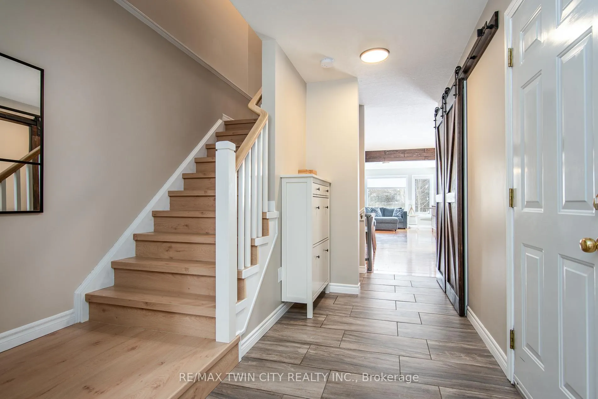 Photo 4 of 37 Duke Street, Waterloo — HOMEH