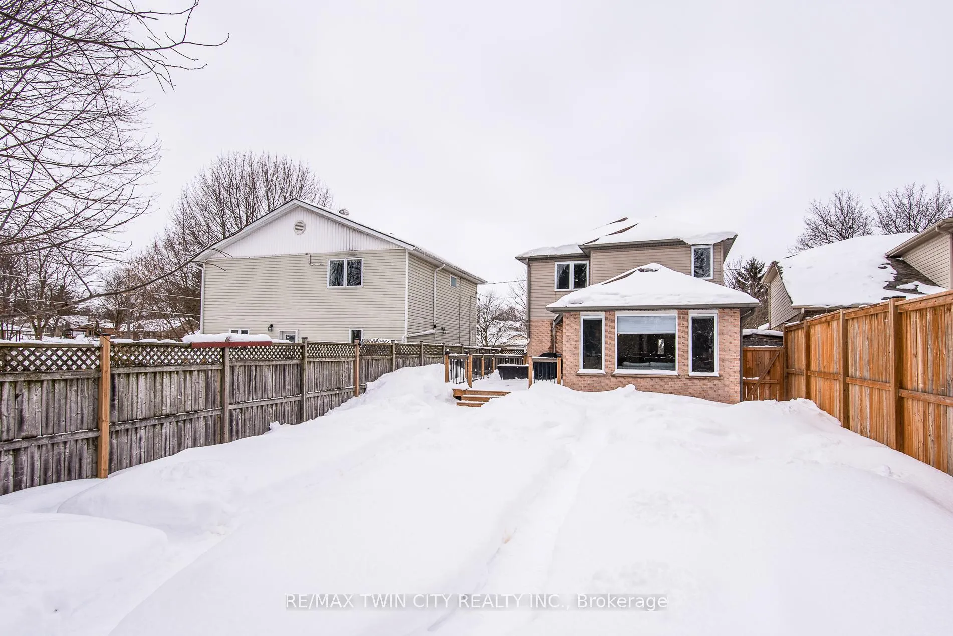 Photo 30 of 37 Duke Street, Waterloo — HOMEH