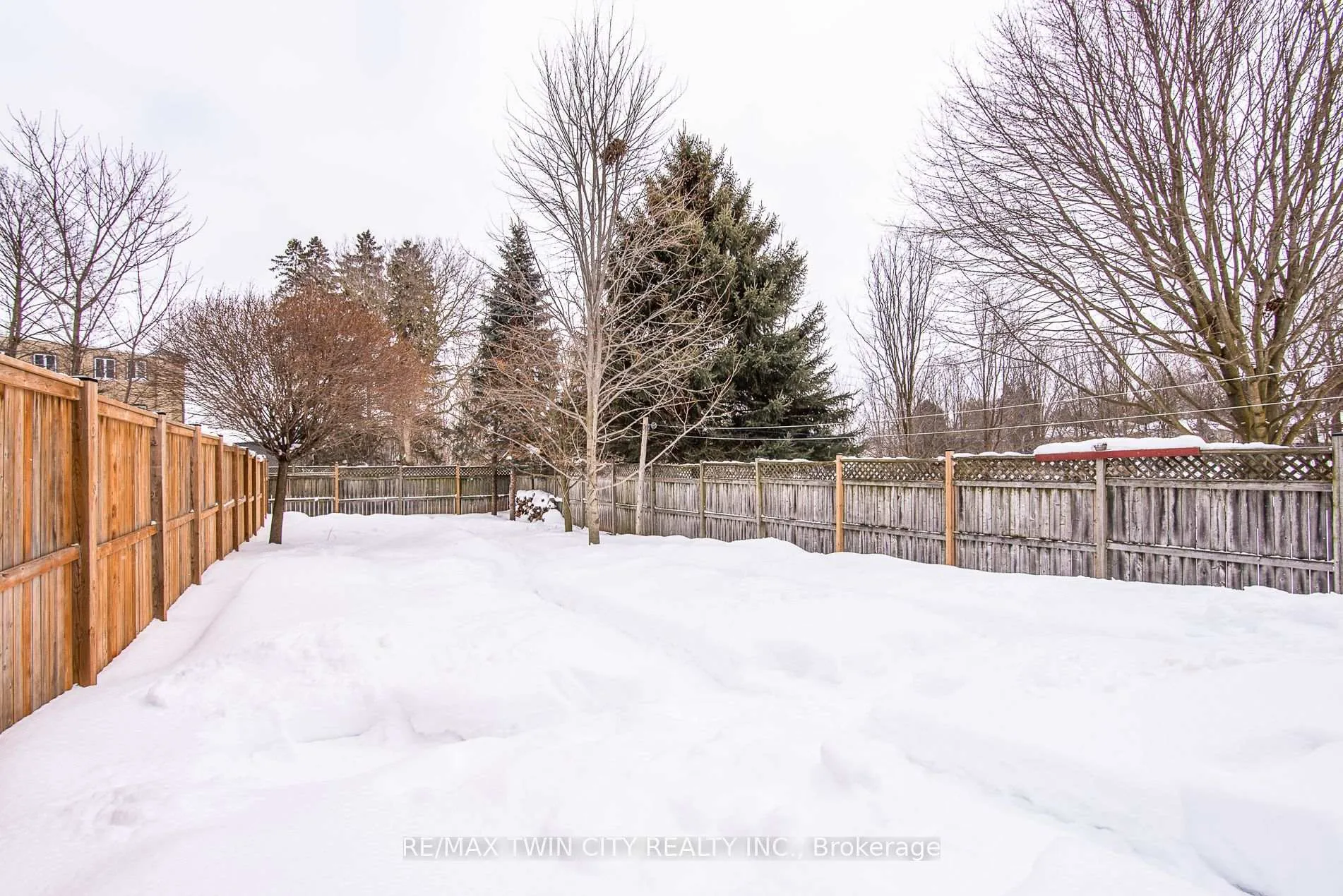 Photo 33 of 37 Duke Street, Waterloo — HOMEH
