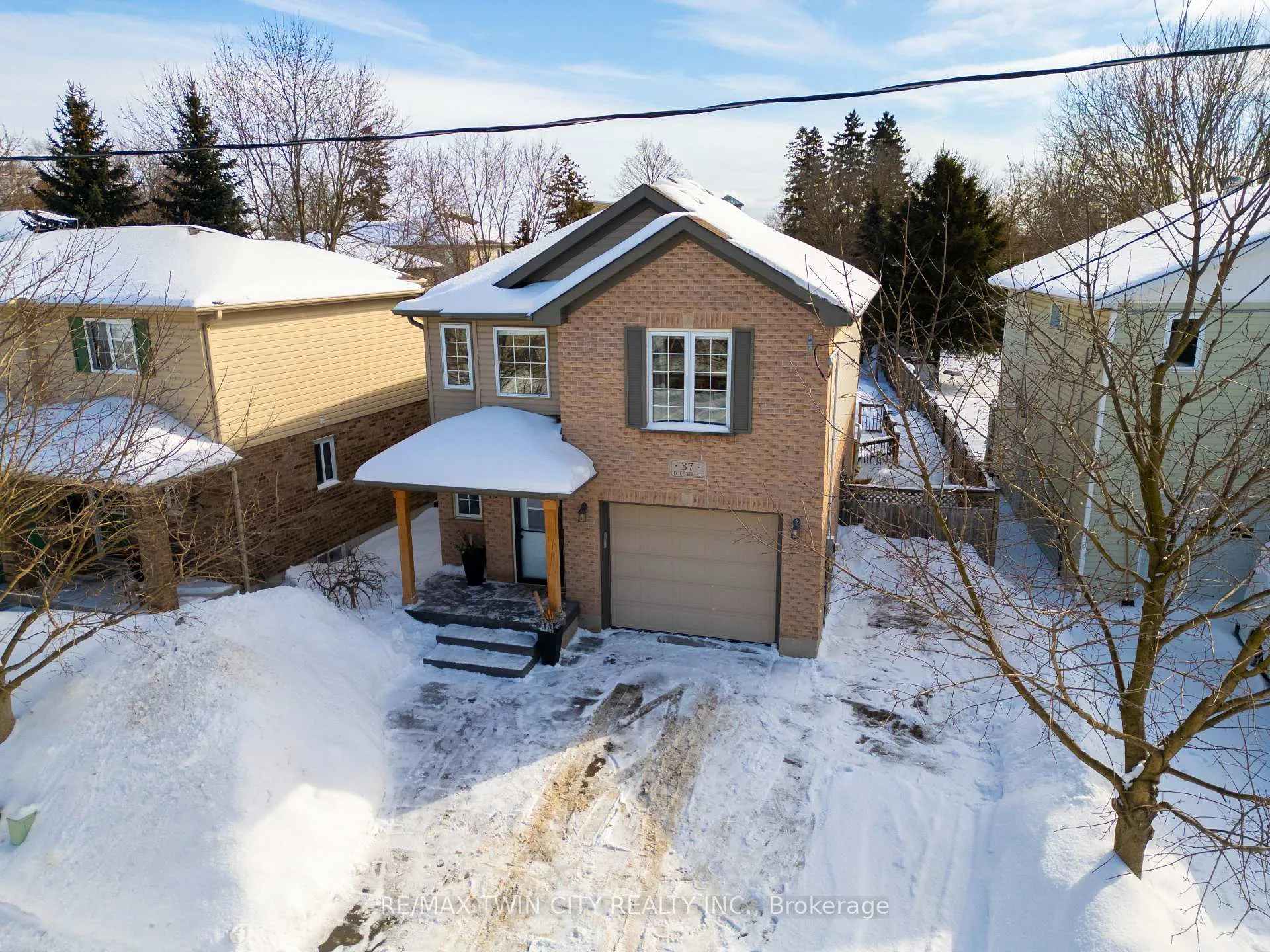 Photo 34 of 37 Duke Street, Waterloo — HOMEH