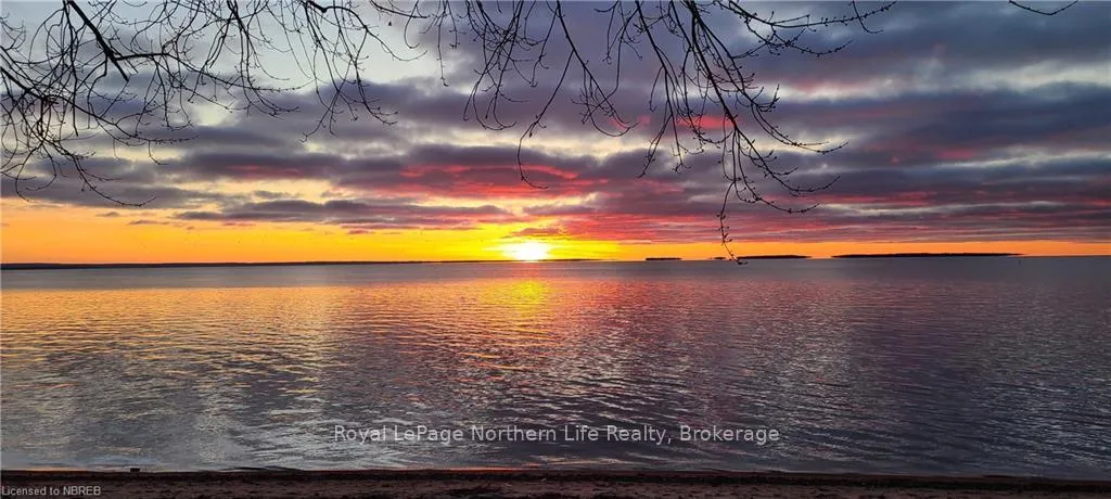 Photo 2 of 581 Banner Avenue, North Bay, Ferris — HOMEH