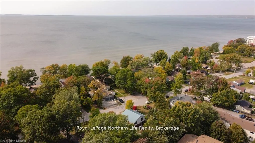 Photo 3 of 581 Banner Avenue, North Bay, Ferris — HOMEH