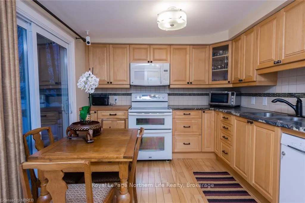 Photo 11 of 581 Banner Avenue, North Bay, Ferris — HOMEH