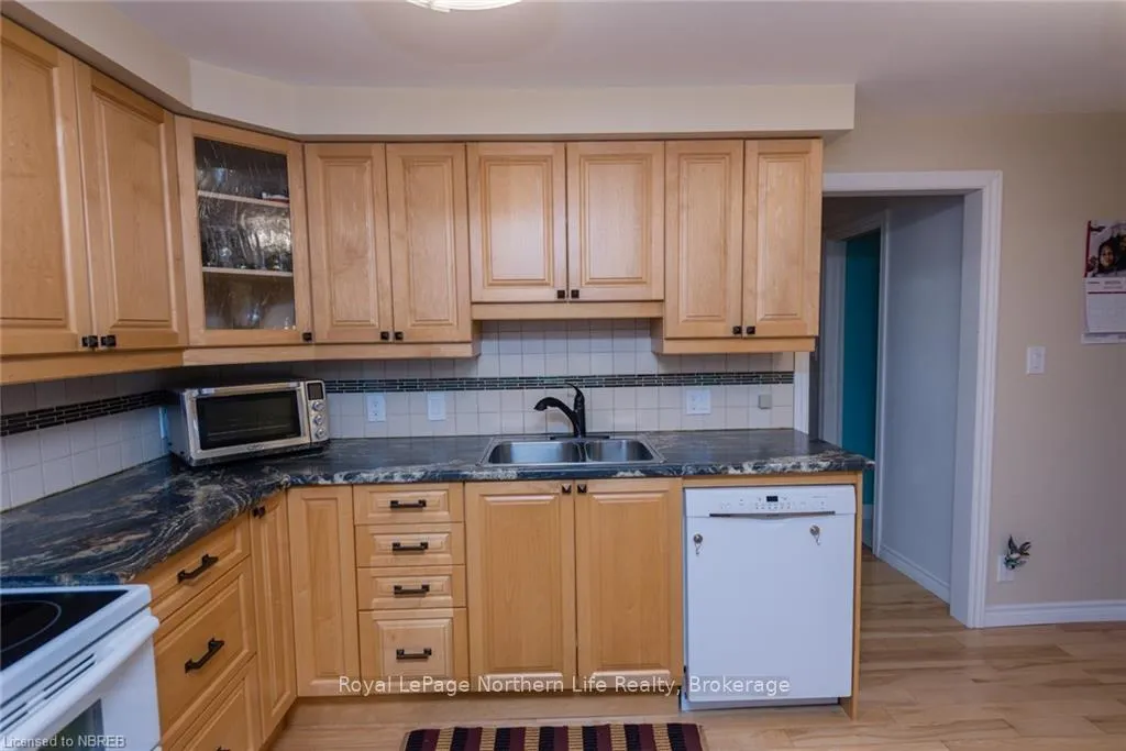 Photo 12 of 581 Banner Avenue, North Bay, Ferris — HOMEH