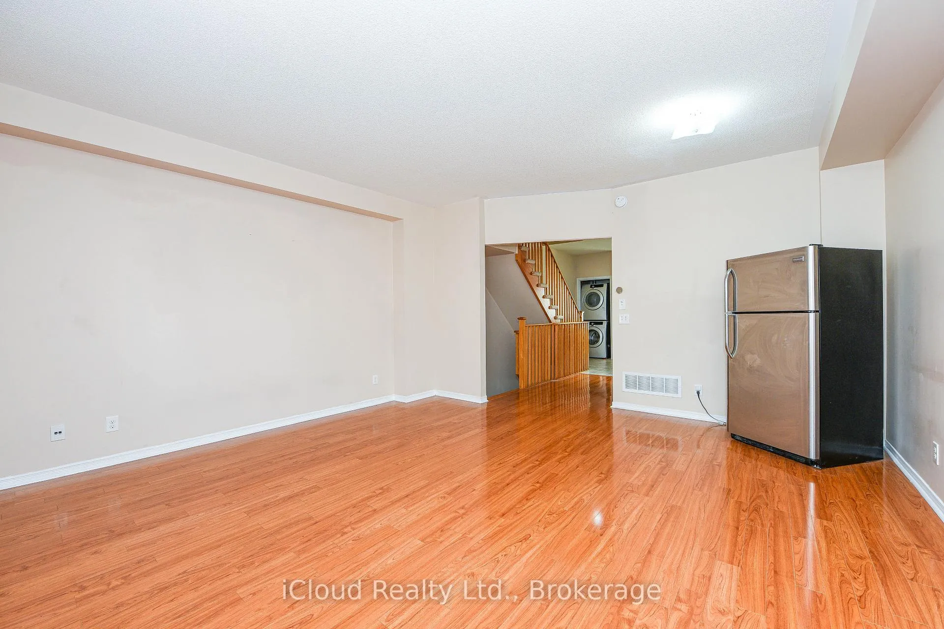 Photo 4 of 103 Cedar Lake Crescent, Brampton, Bram West — HOMEH