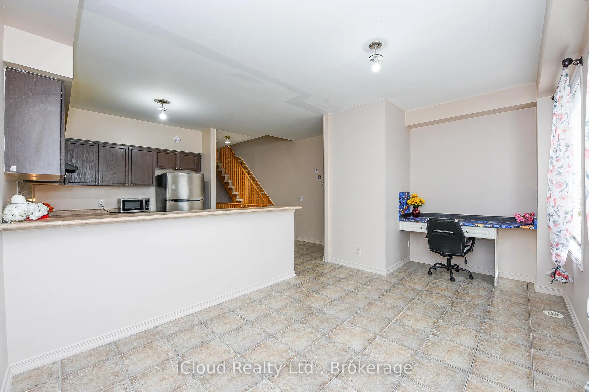 Photo 9 of 103 Cedar Lake Crescent, Brampton, Bram West — HOMEH