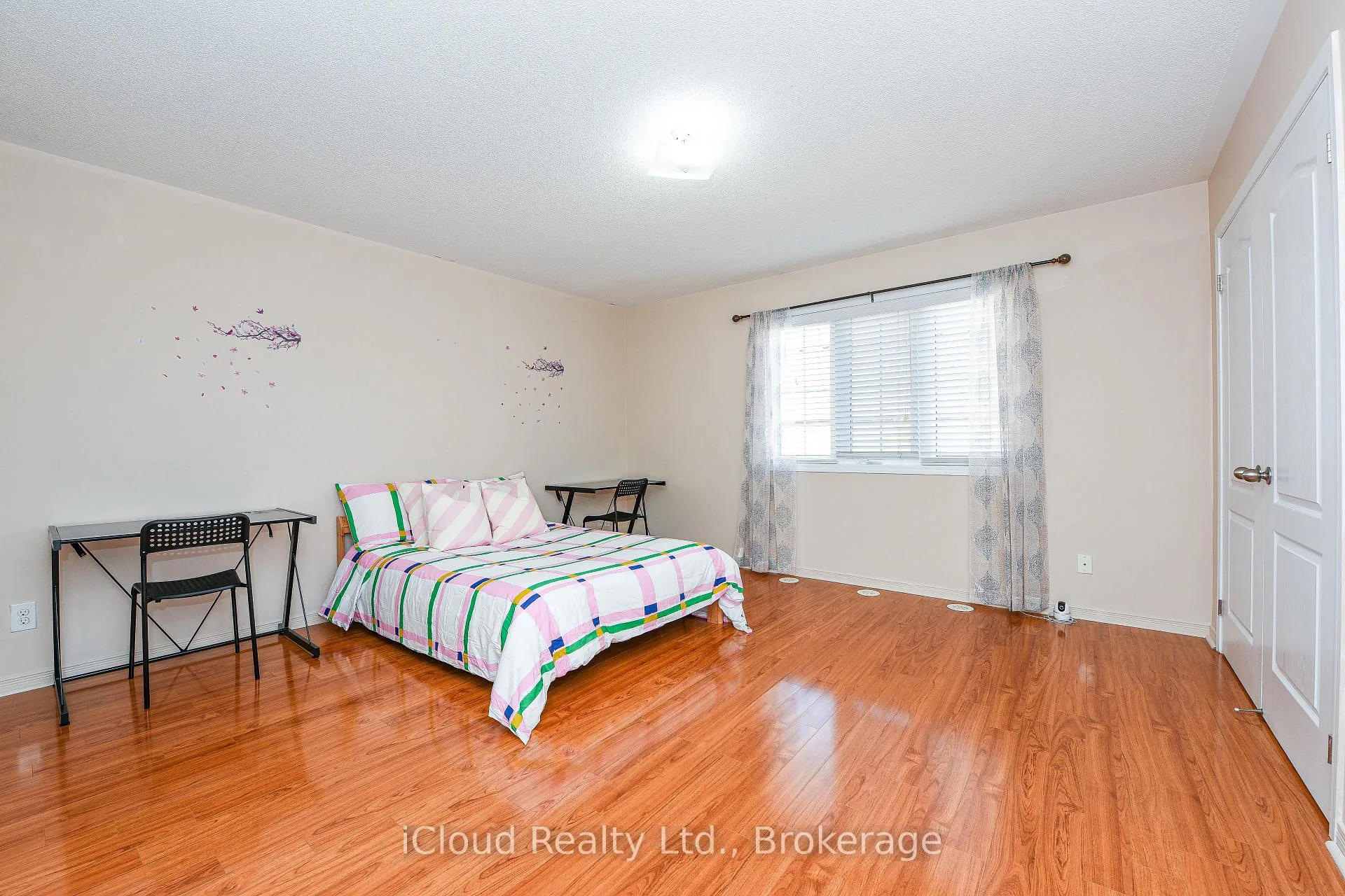 Photo 12 of 103 Cedar Lake Crescent, Brampton, Bram West — HOMEH