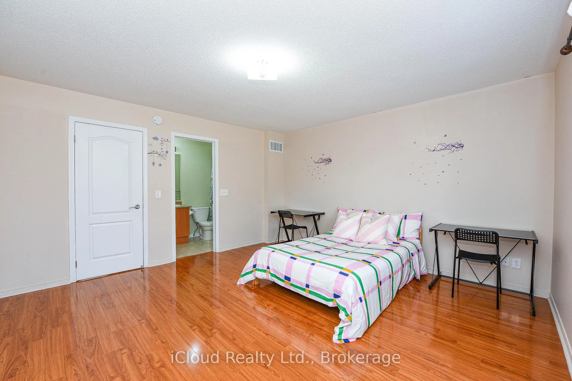 Photo 13 of 103 Cedar Lake Crescent, Brampton, Bram West — HOMEH