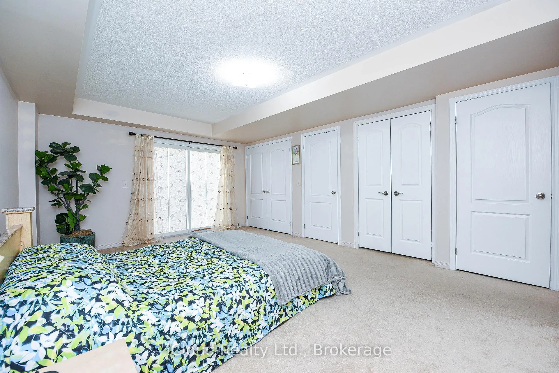 Photo 16 of 103 Cedar Lake Crescent, Brampton, Bram West — HOMEH