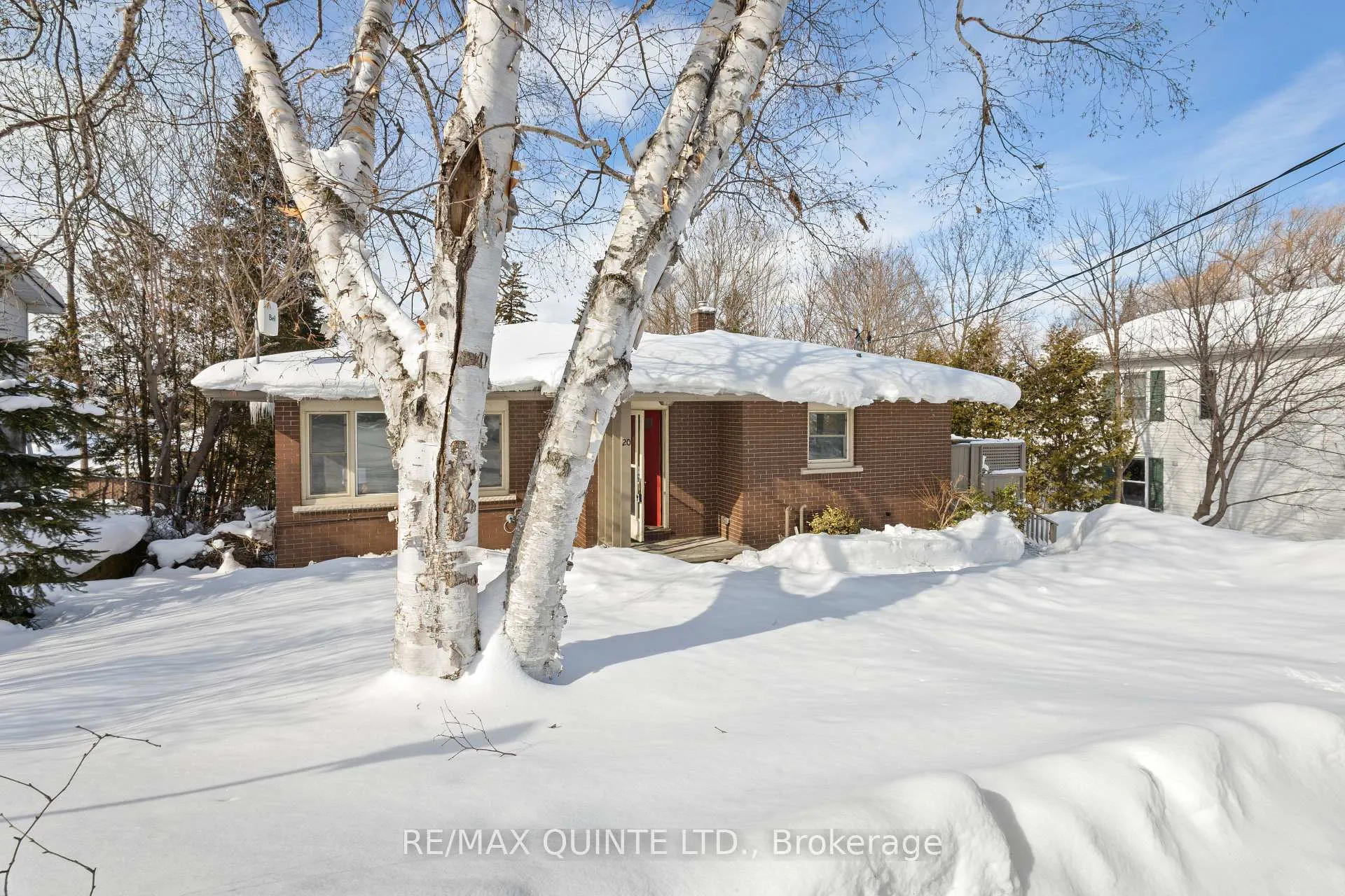 Photo 4 of 20 Prospect Avenue, Prince Edward County, Picton Ward — HOMEH
