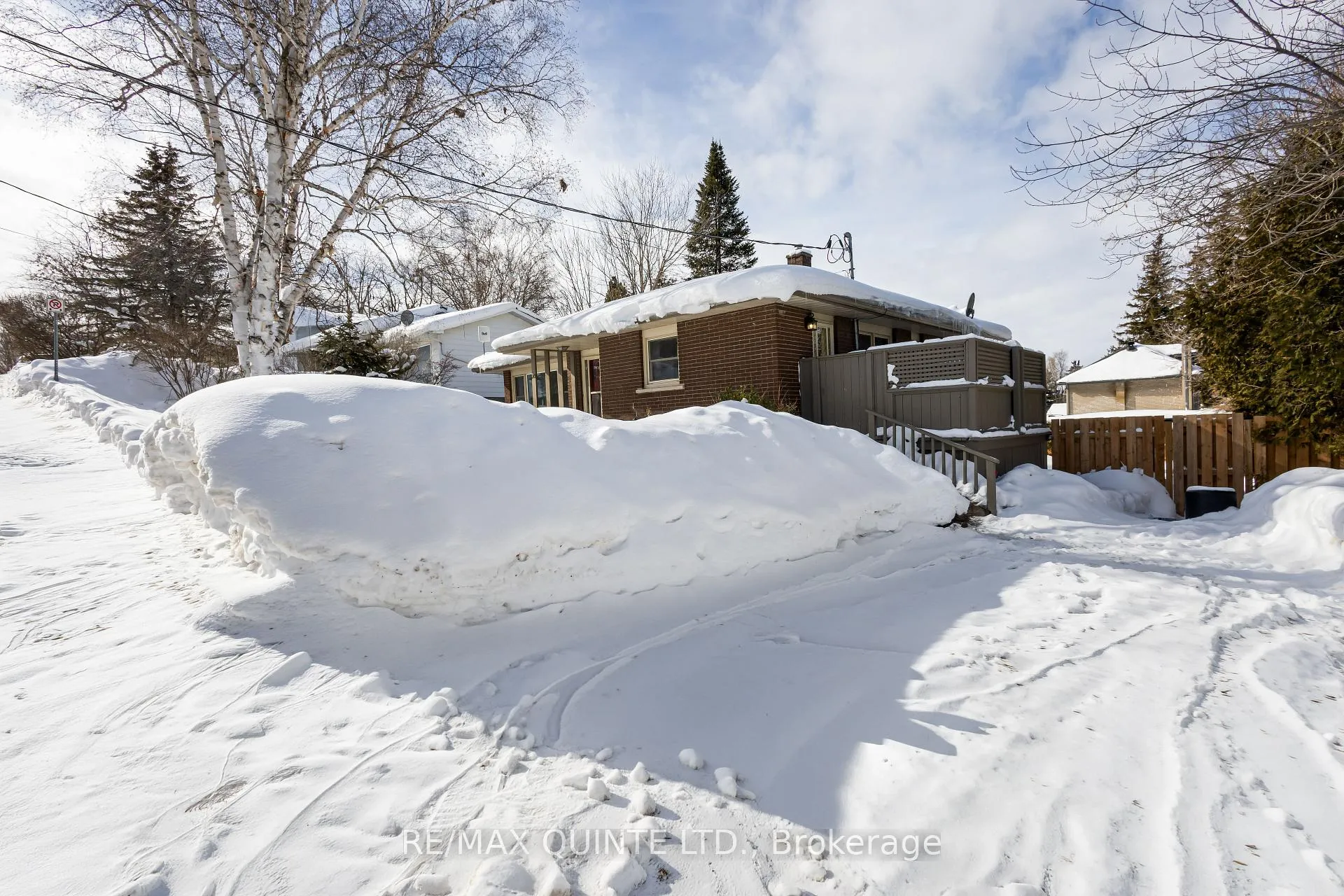 Photo 6 of 20 Prospect Avenue, Prince Edward County, Picton Ward — HOMEH
