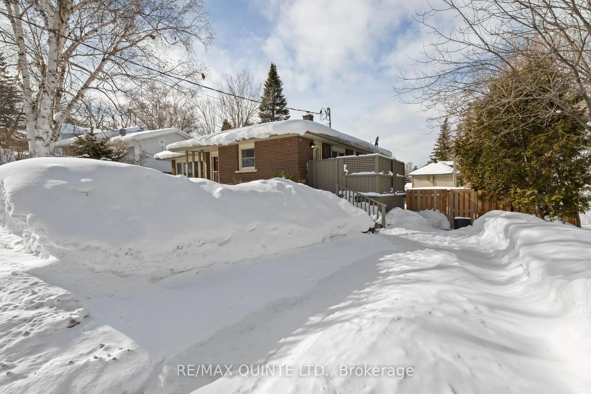 Photo 7 of 20 Prospect Avenue, Prince Edward County, Picton Ward — HOMEH