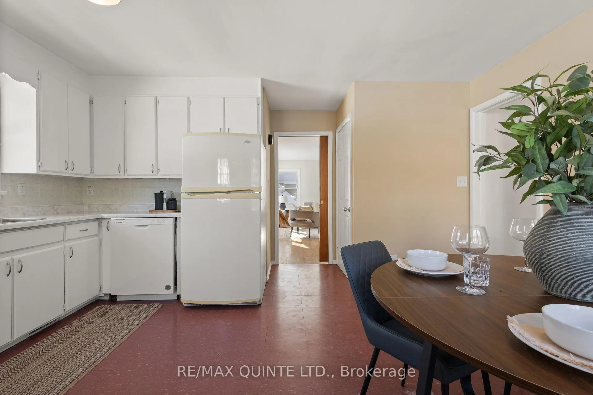 Photo 15 of 20 Prospect Avenue, Prince Edward County, Picton Ward — HOMEH