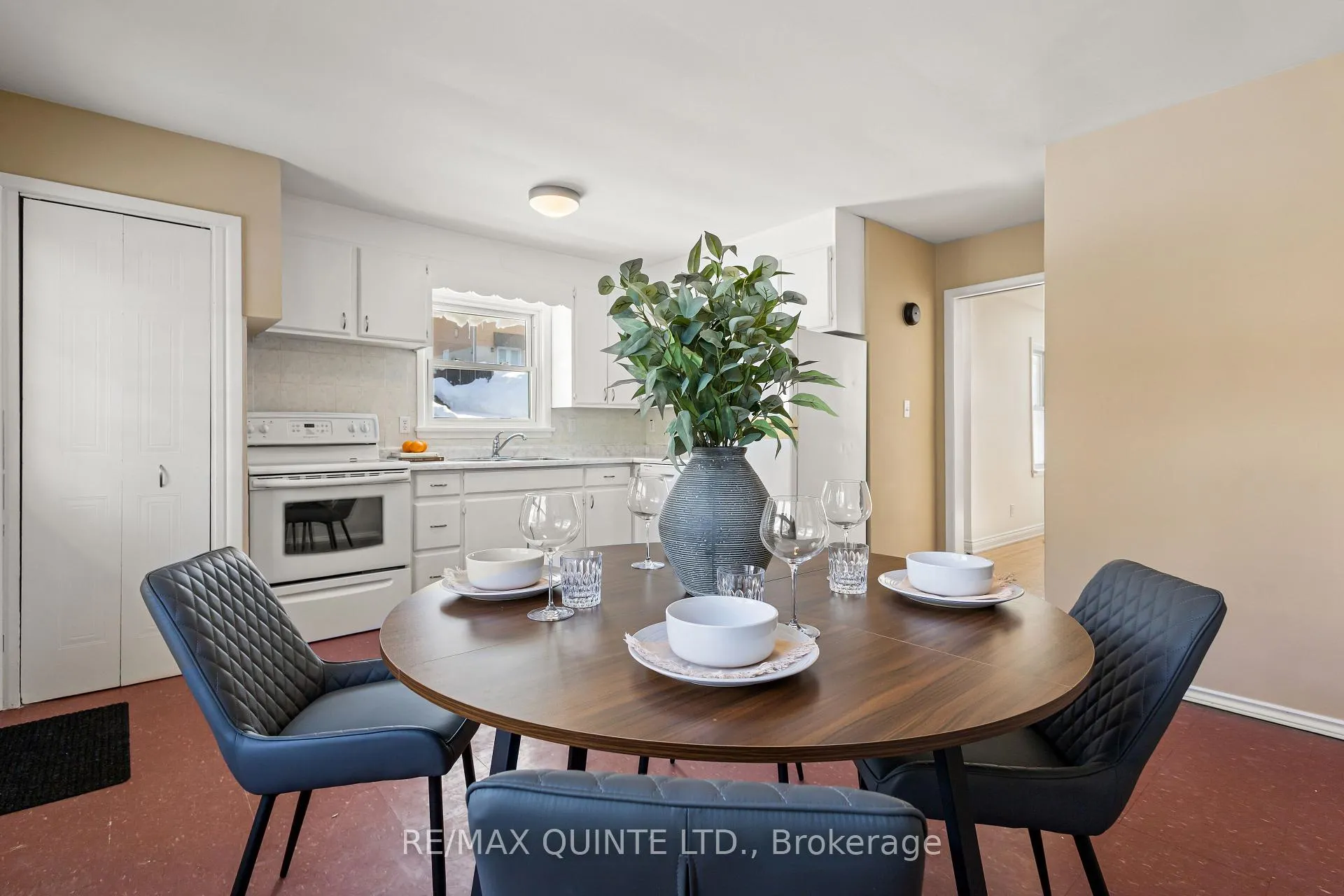 Photo 17 of 20 Prospect Avenue, Prince Edward County, Picton Ward — HOMEH