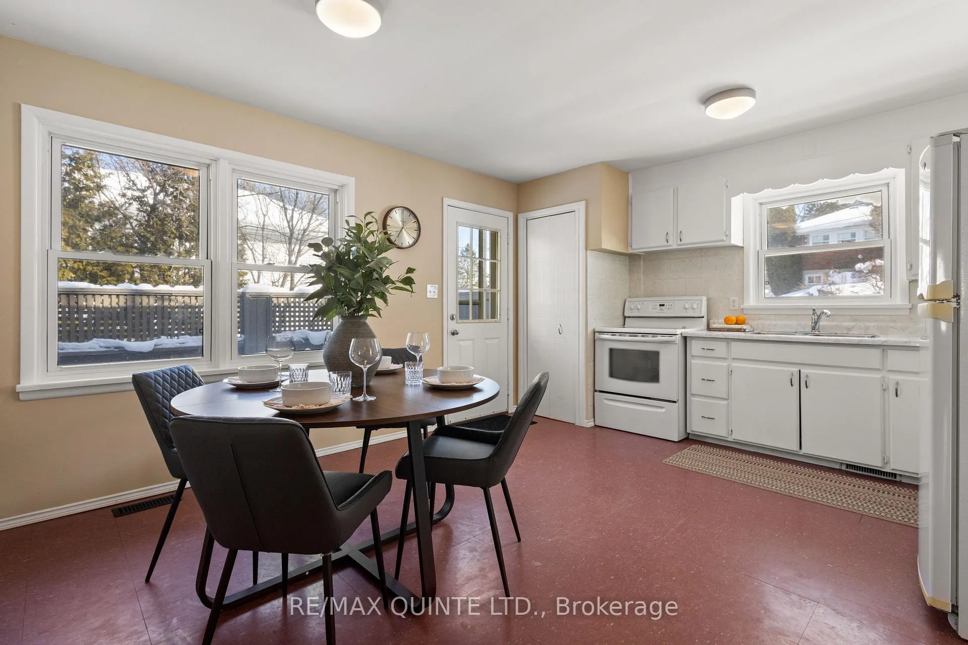 Photo 18 of 20 Prospect Avenue, Prince Edward County, Picton Ward — HOMEH