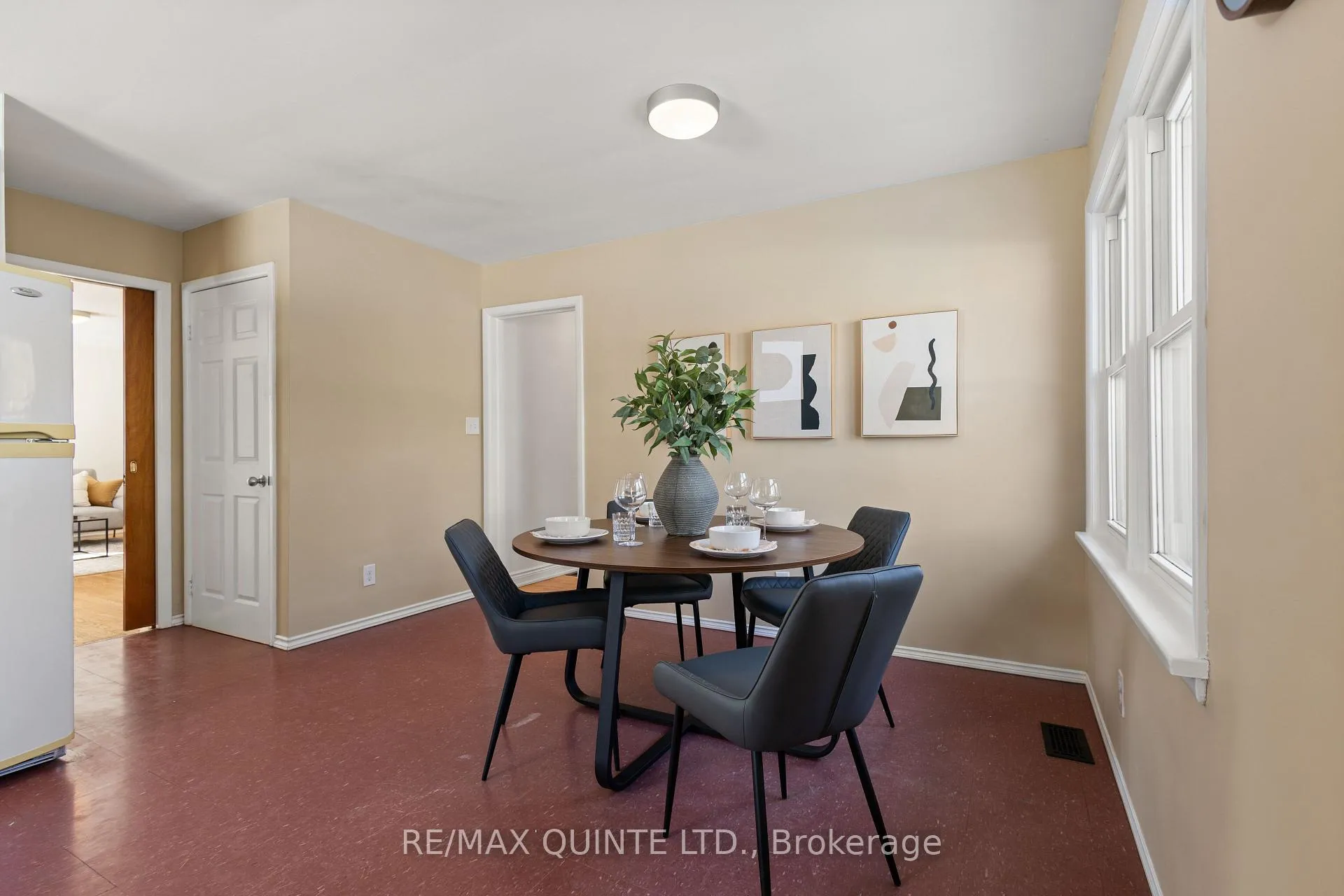 Photo 19 of 20 Prospect Avenue, Prince Edward County, Picton Ward — HOMEH