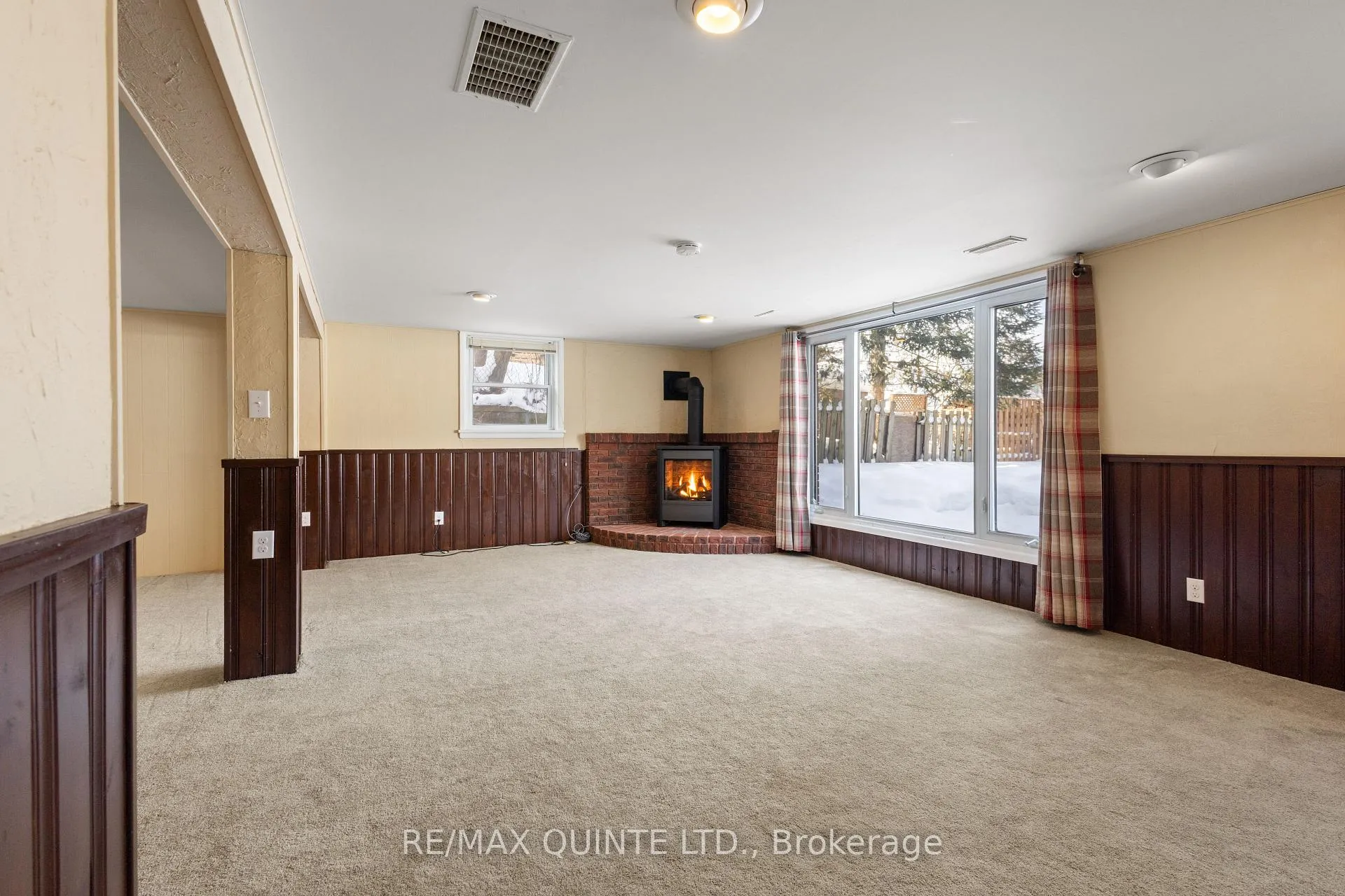 Photo 34 of 20 Prospect Avenue, Prince Edward County, Picton Ward — HOMEH