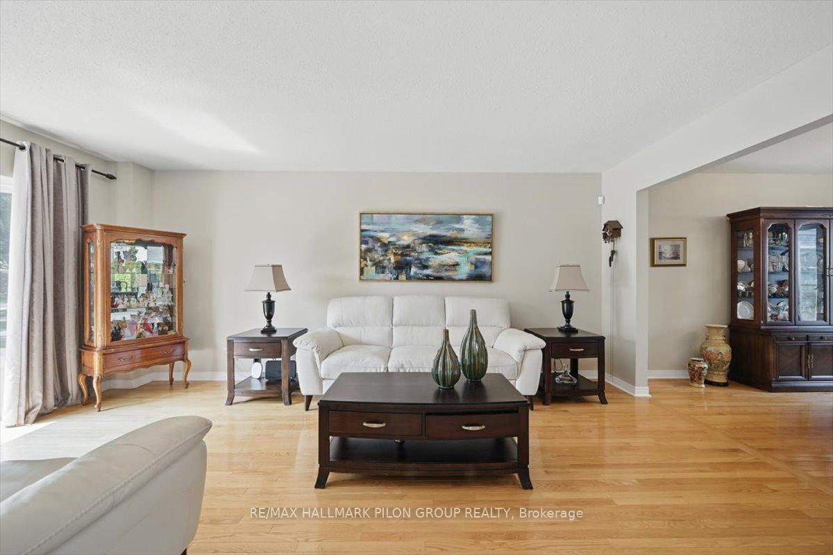 Photo 4 of 54 Fardon Way, Ottawa, Hunt Club Park — HOMEH