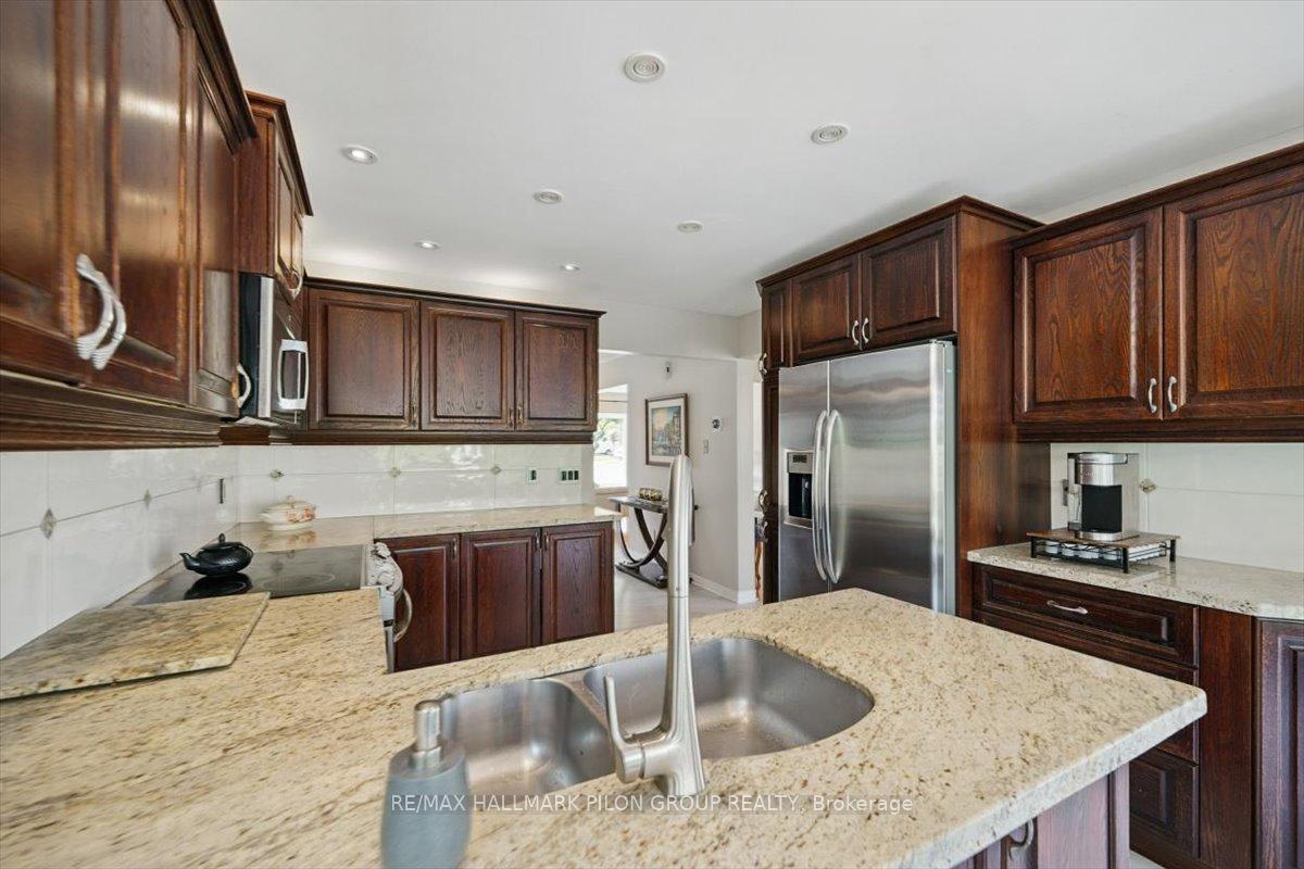 Photo 10 of 54 Fardon Way, Ottawa, Hunt Club Park — HOMEH