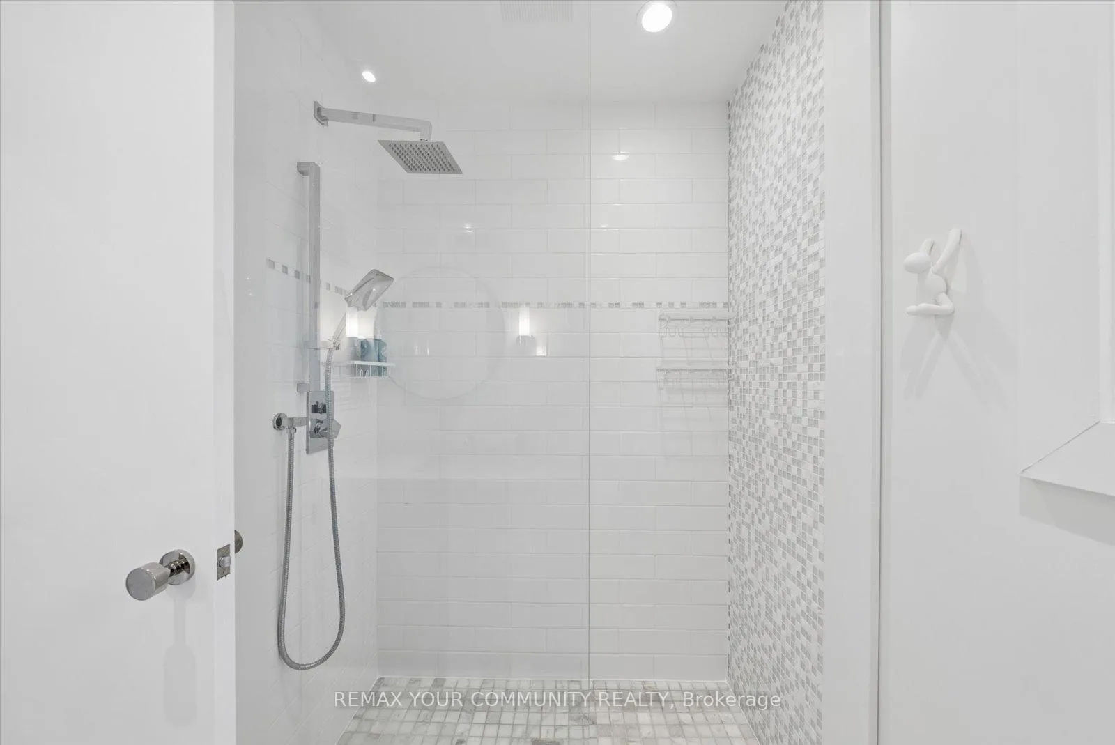 Photo 33 of 498 Melrose Avenue, Toronto, Bedford Park-Nortown — HOMEH