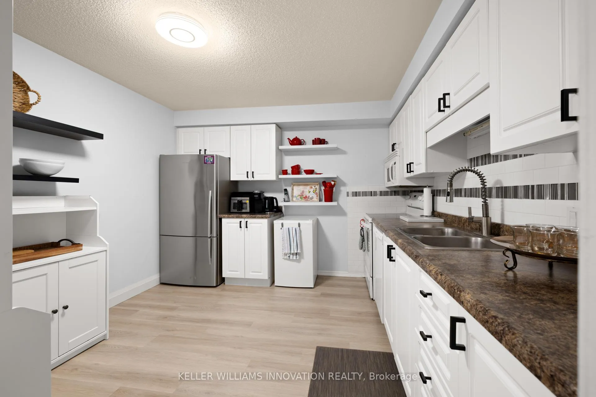Photo 5 of Unit 204, 35 Green Valley Drive, Waterloo — HOMEH