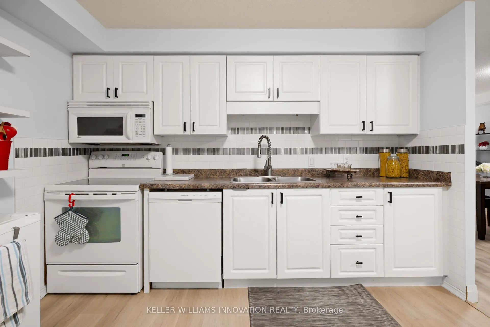 Photo 6 of Unit 204, 35 Green Valley Drive, Waterloo — HOMEH