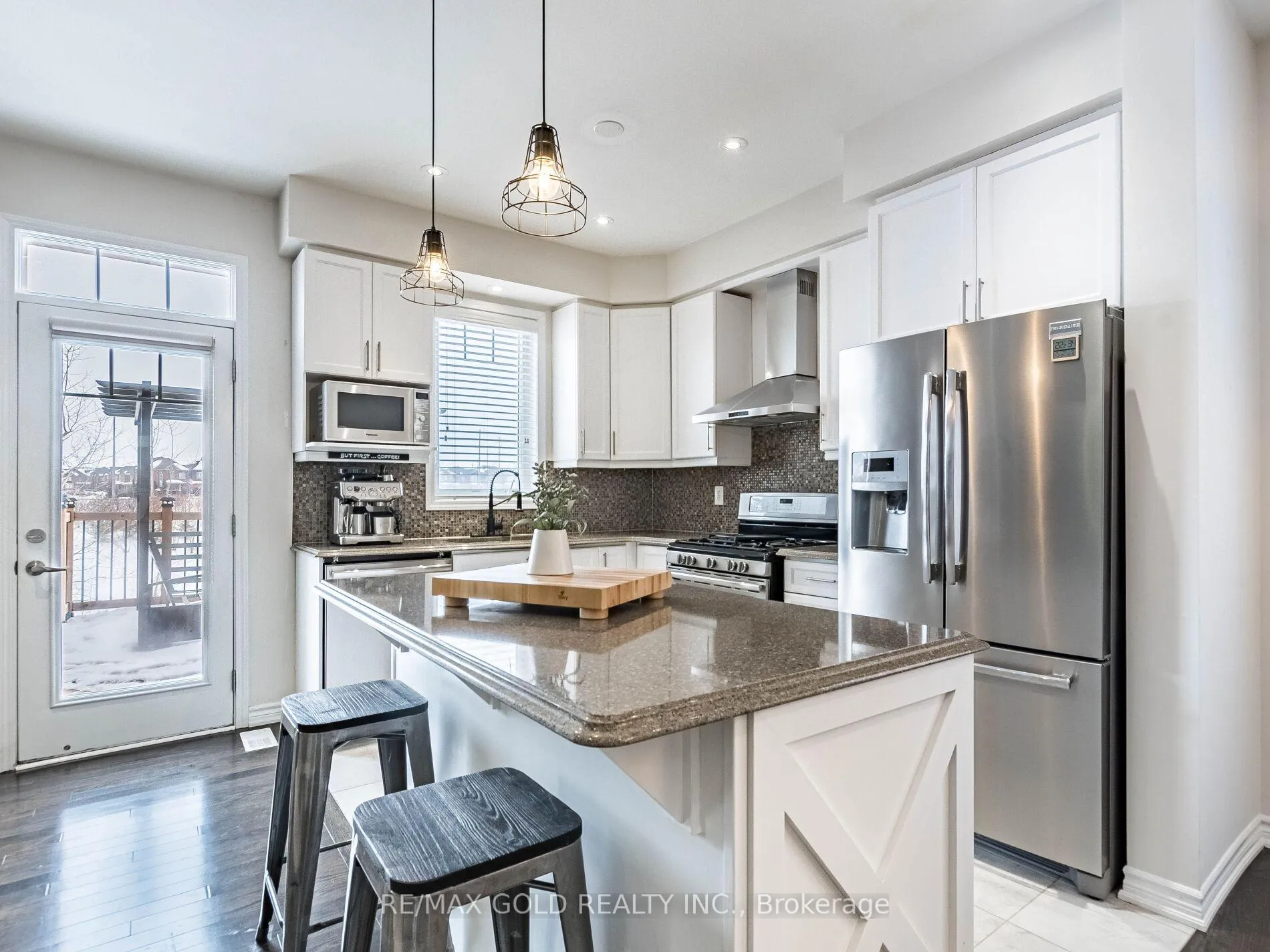 Photo 13 of 9 Polstar Road, Brampton, Northwest Brampton — HOMEH