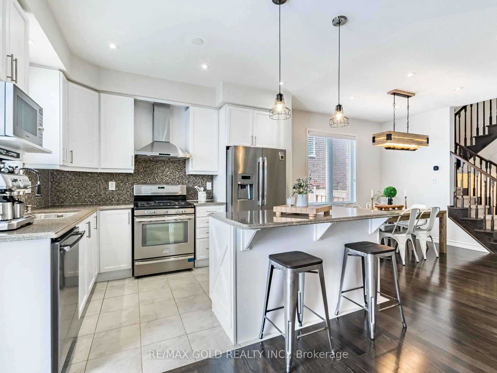 Photo 14 of 9 Polstar Road, Brampton, Northwest Brampton — HOMEH