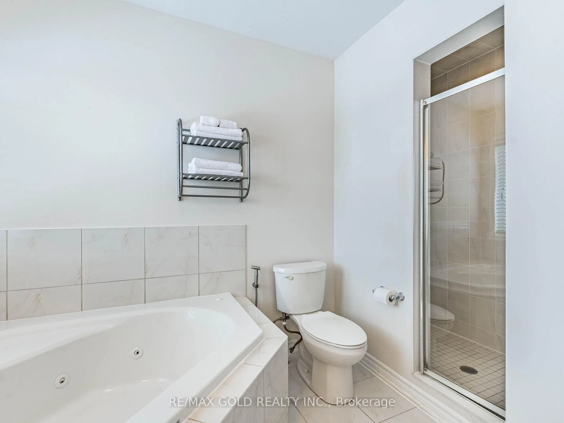 Photo 23 of 9 Polstar Road, Brampton, Northwest Brampton — HOMEH