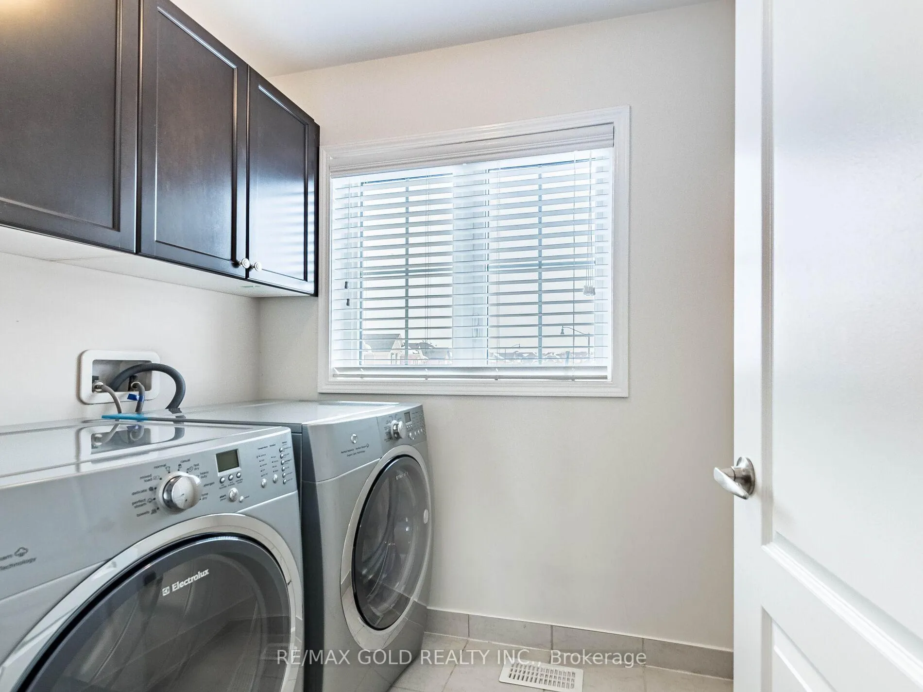 Photo 27 of 9 Polstar Road, Brampton, Northwest Brampton — HOMEH