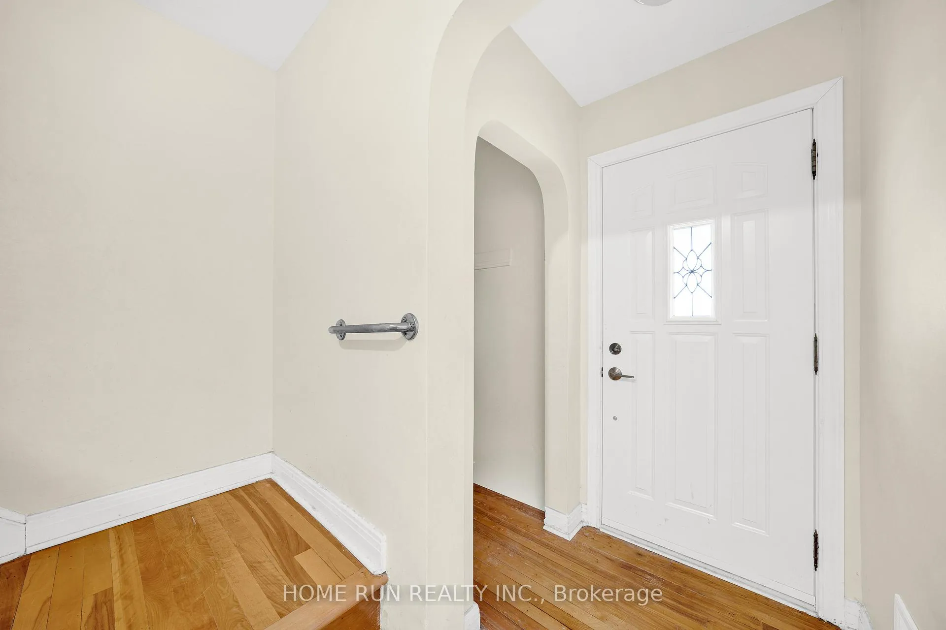 Photo 4 of 546 Donald Street, Ottawa, Castle Heights/Rideau High — HOMEH