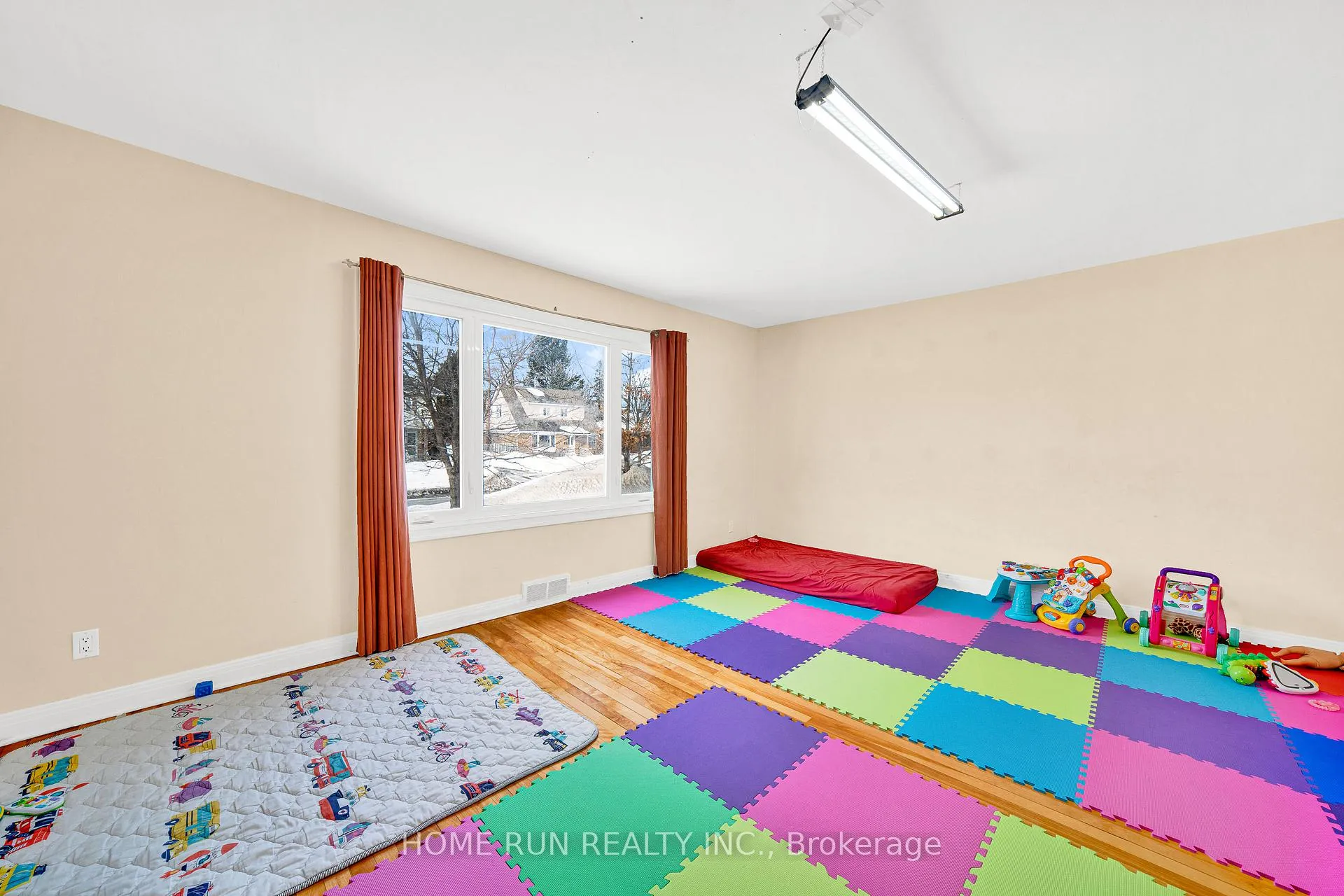 Photo 14 of 546 Donald Street, Ottawa, Castle Heights/Rideau High — HOMEH