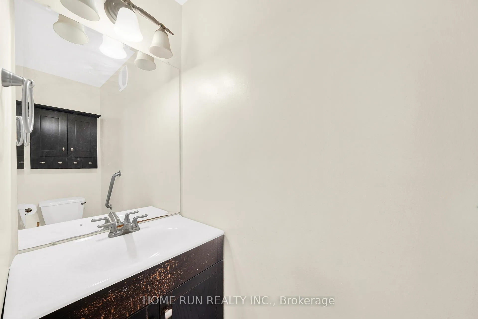 Photo 16 of 546 Donald Street, Ottawa, Castle Heights/Rideau High — HOMEH