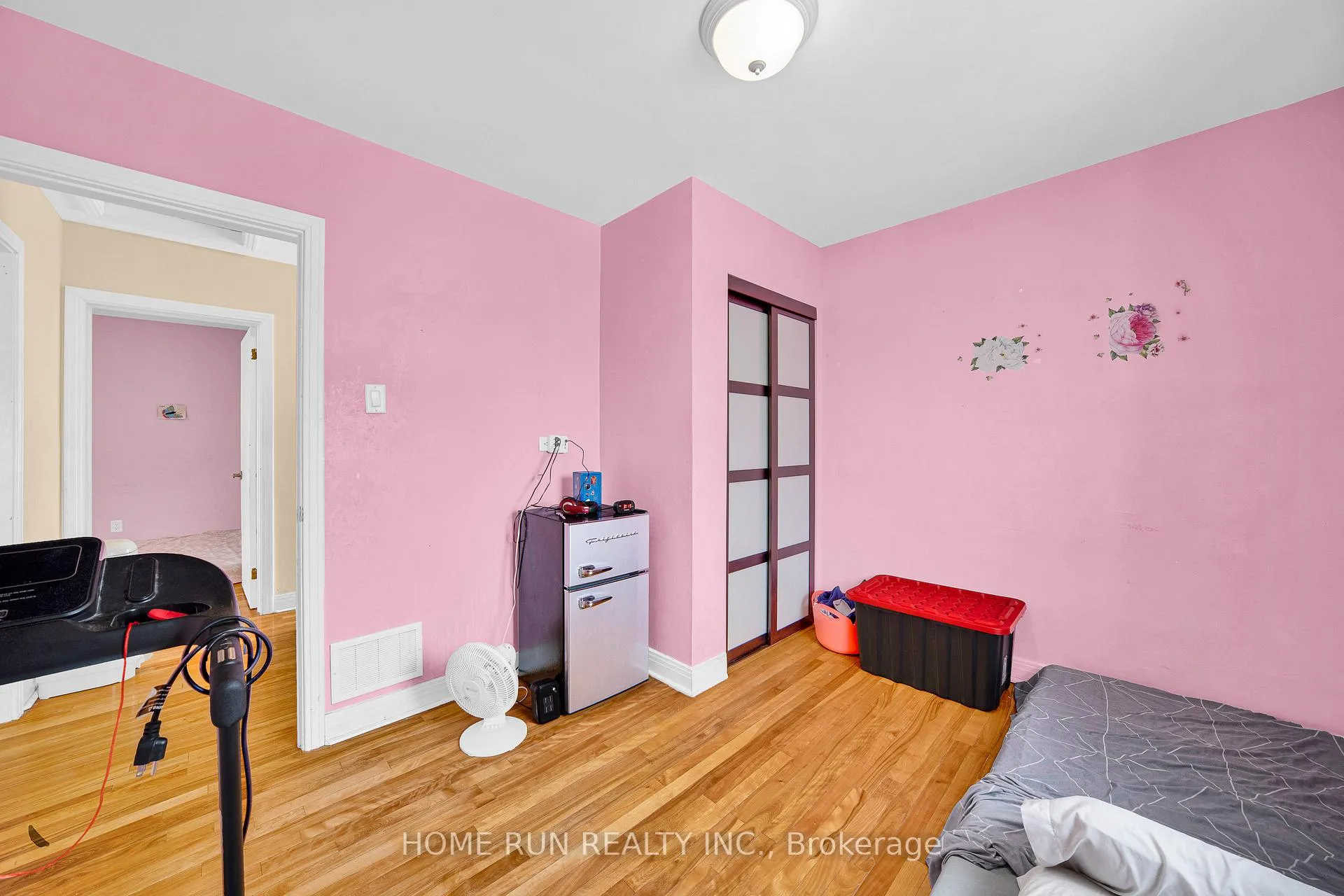 Photo 21 of 546 Donald Street, Ottawa, Castle Heights/Rideau High — HOMEH