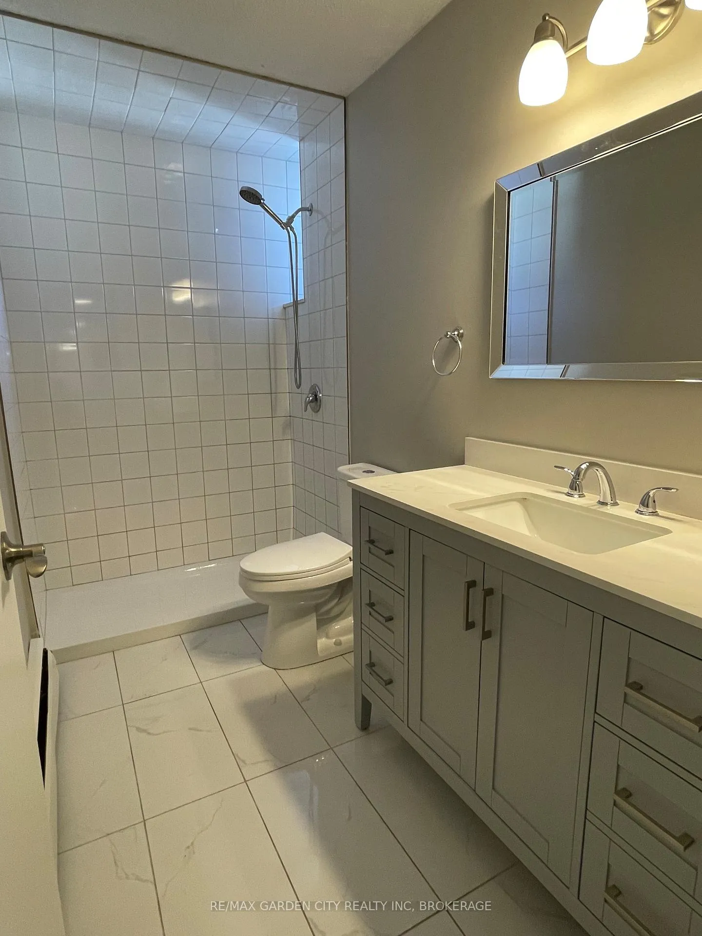 Photo 12 of 151 Plymouth Road, Welland, Lincoln/Crowland — HOMEH