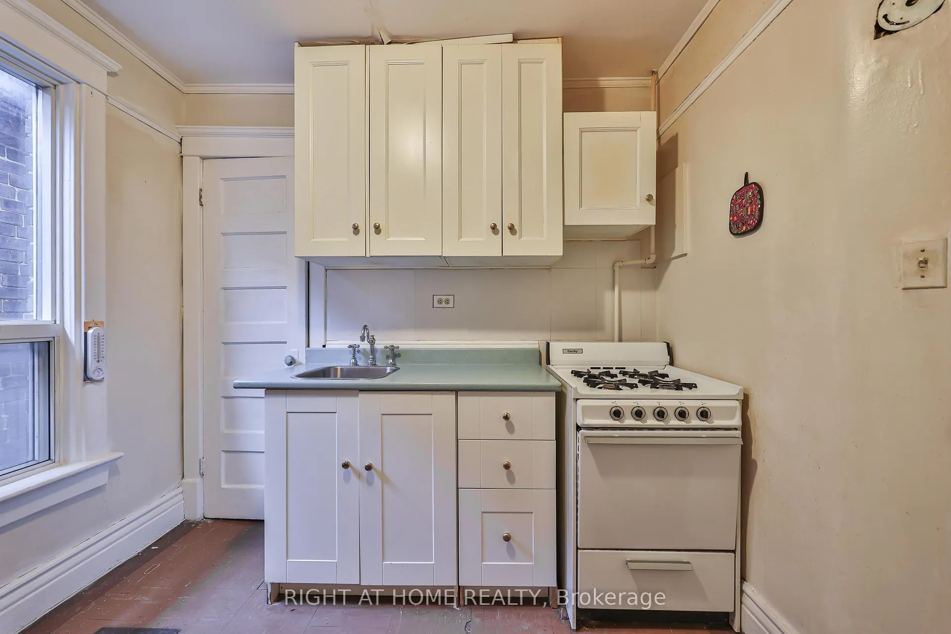 Photo 15 of 1448 Dundas Street E, Toronto, South Riverdale — HOMEH