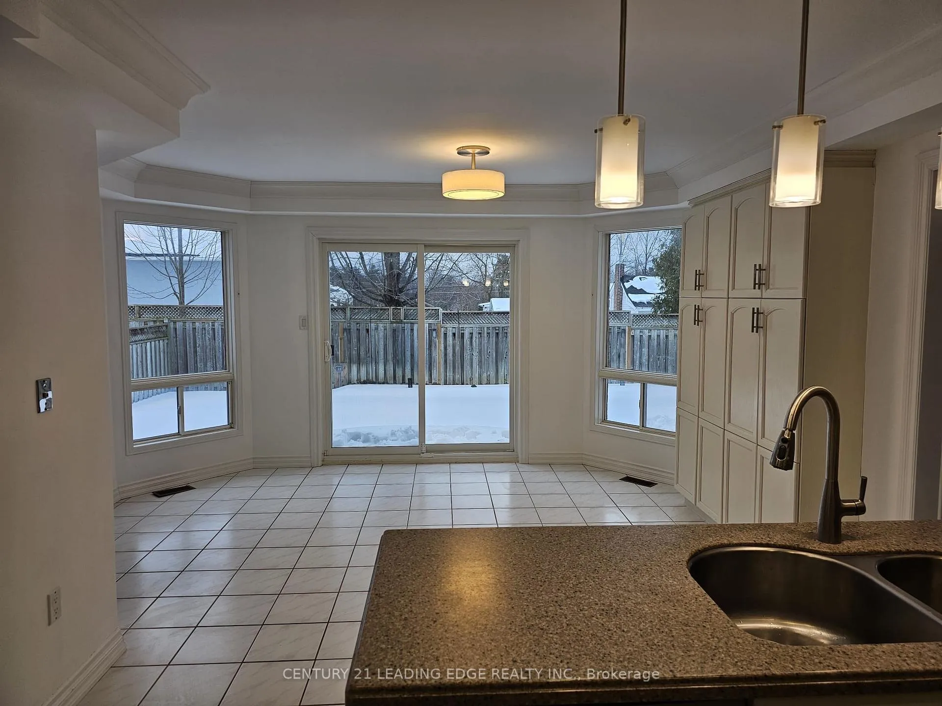 Photo 5 of Unit Main, 896 Darwin Drive, Pickering, Dunbarton — HOMEH