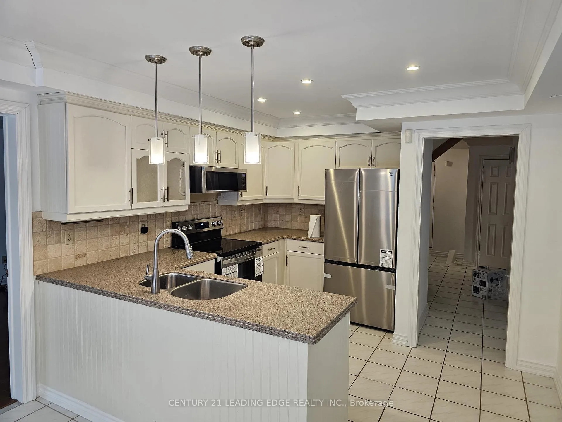 Photo 6 of Unit Main, 896 Darwin Drive, Pickering, Dunbarton — HOMEH