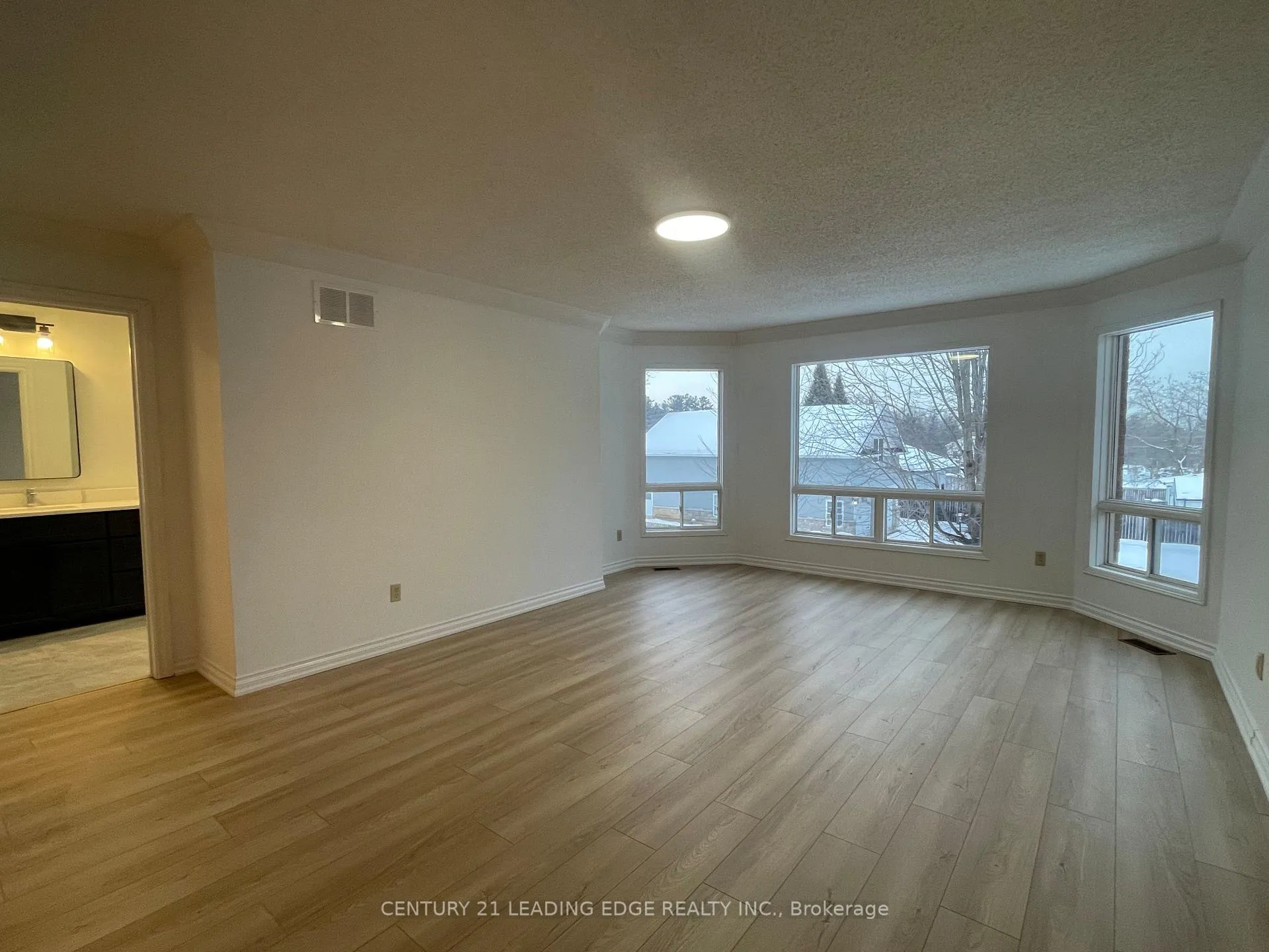 Photo 10 of Unit Main, 896 Darwin Drive, Pickering, Dunbarton — HOMEH