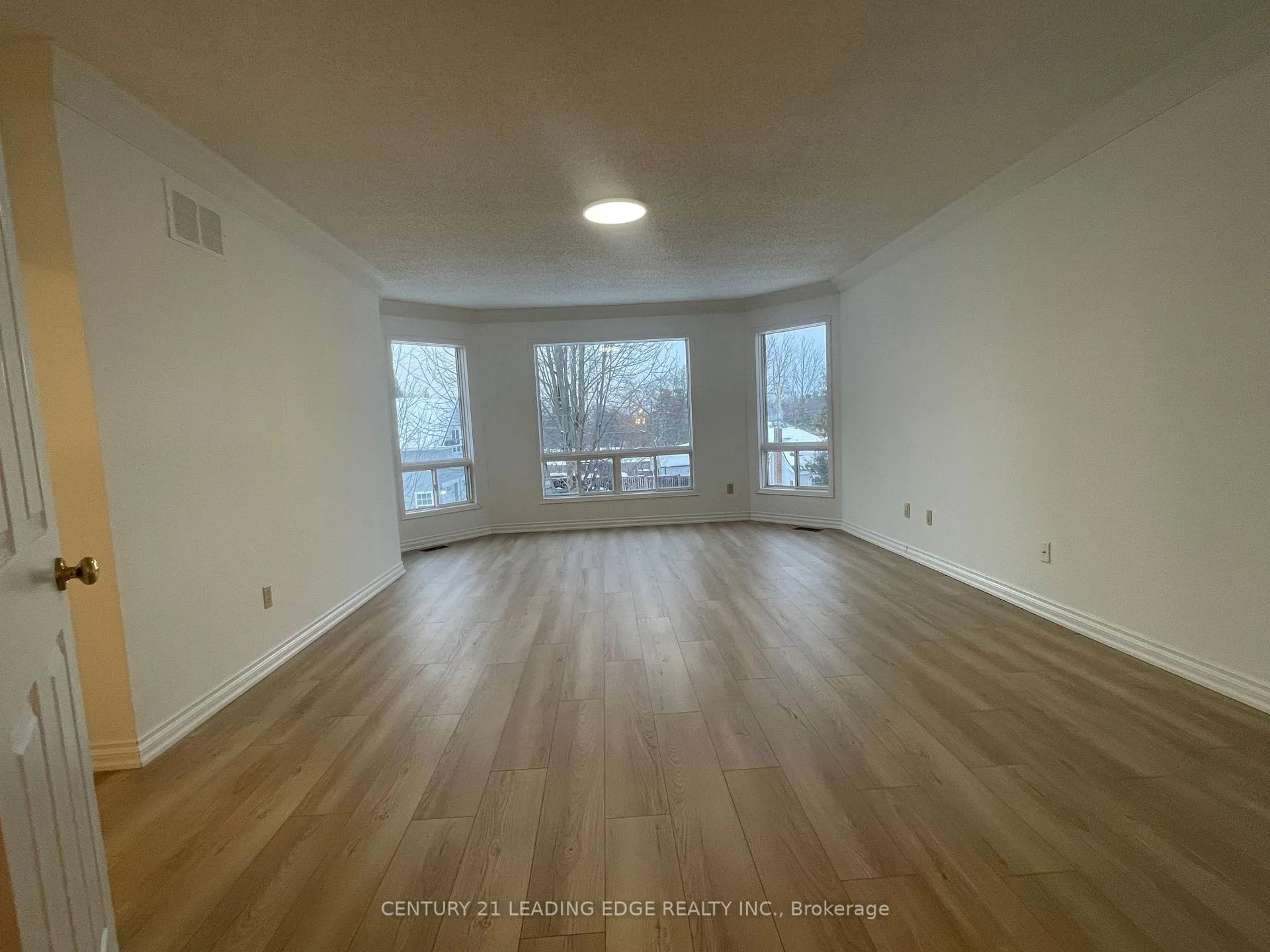Photo 12 of Unit Main, 896 Darwin Drive, Pickering, Dunbarton — HOMEH