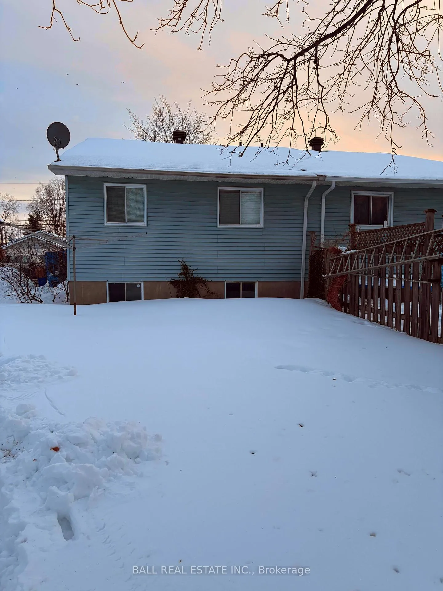 Photo 2 of 807 Laflin Avenue, Cornwall — HOMEH