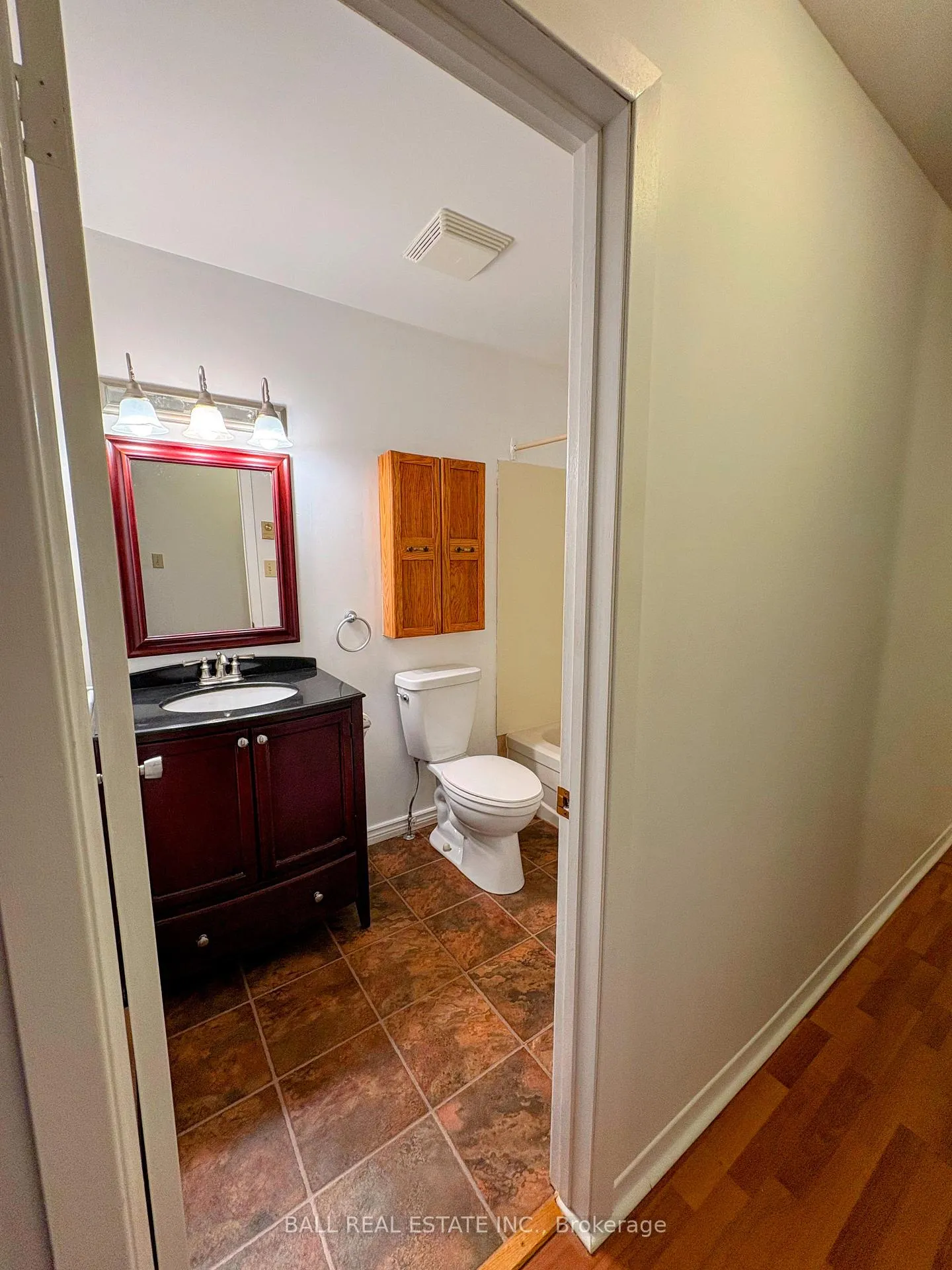Photo 14 of 807 Laflin Avenue, Cornwall — HOMEH