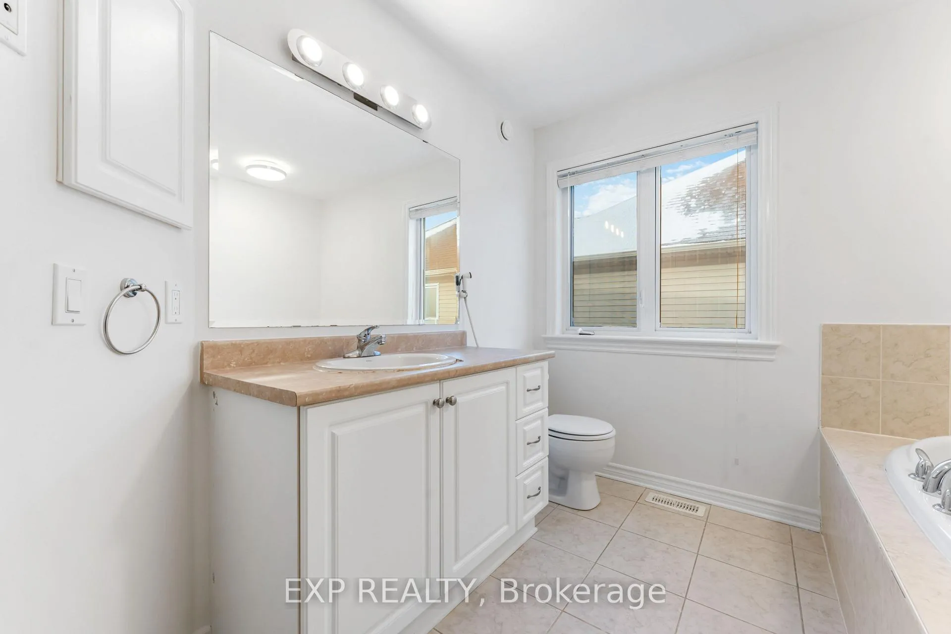Photo 28 of 119 Anfield Crescent, Ottawa, Barrhaven East — HOMEH