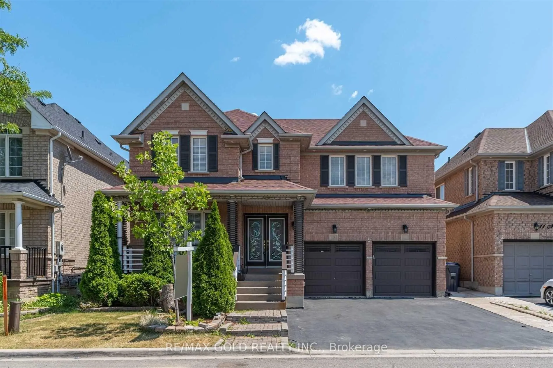 Photo 1 of 9 Morgandale Road, Brampton, Fletcher's Meadow — HOMEH