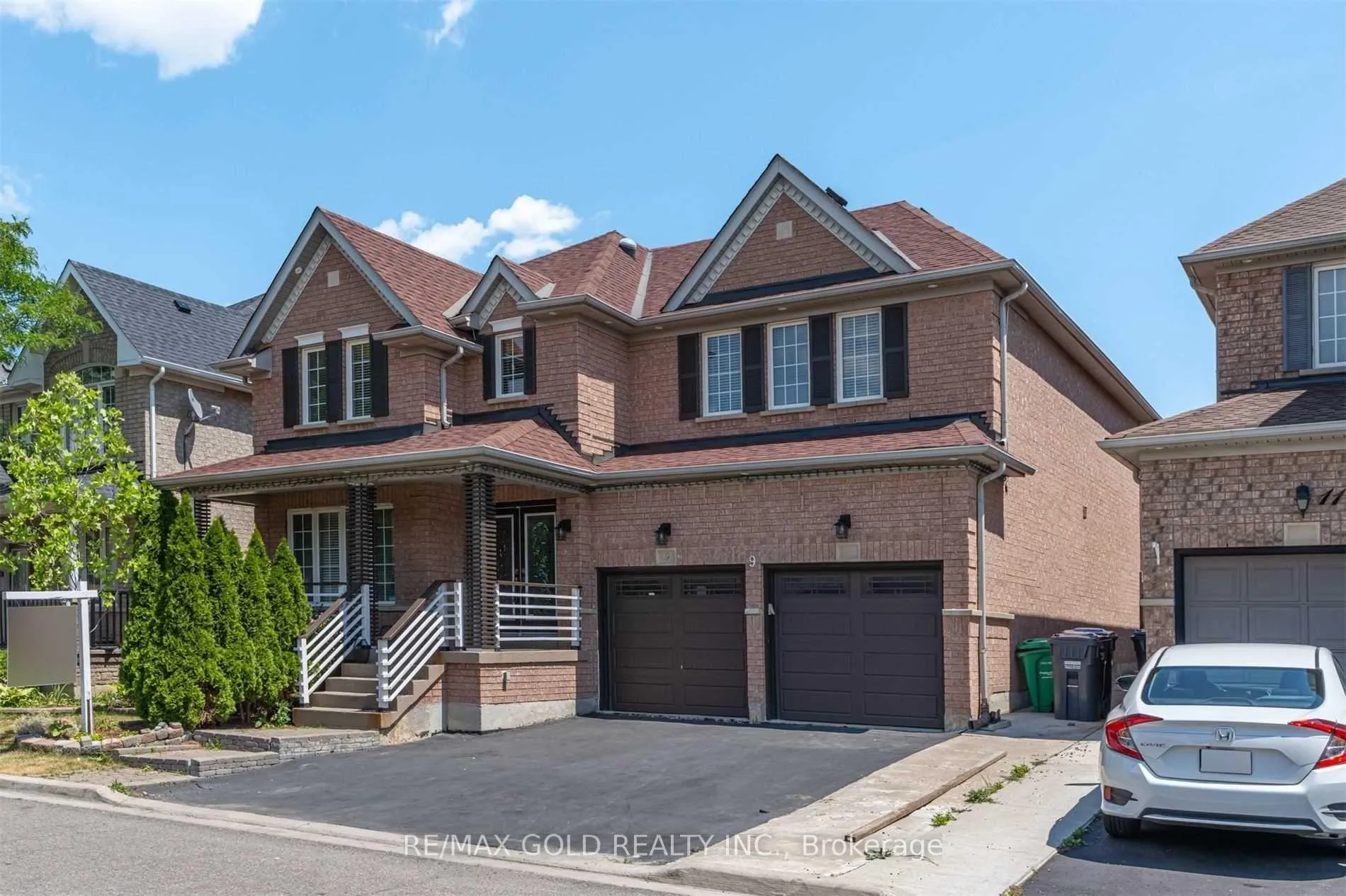 Photo 3 of 9 Morgandale Road, Brampton, Fletcher's Meadow — HOMEH