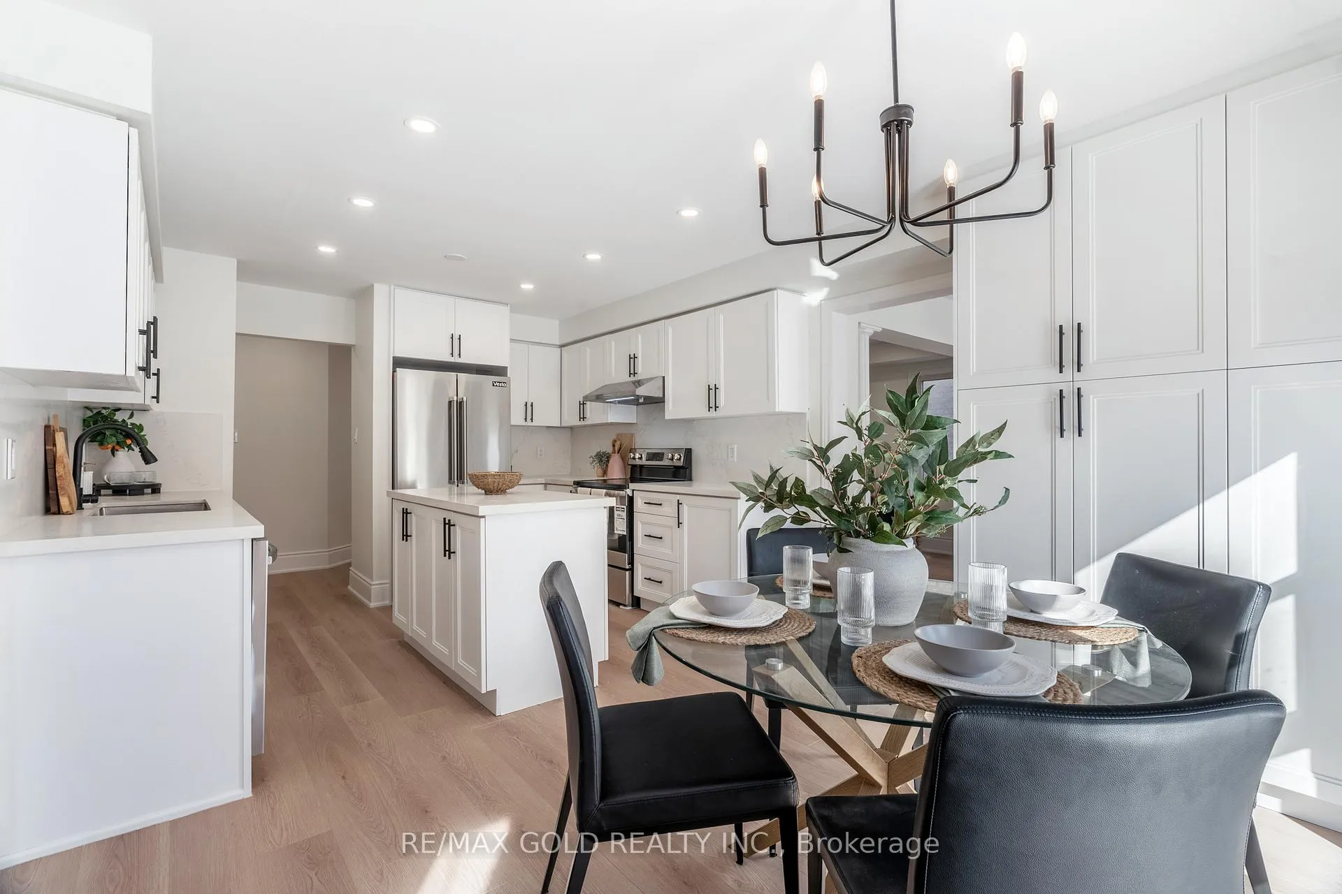 Photo 12 of 9 Morgandale Road, Brampton, Fletcher's Meadow — HOMEH