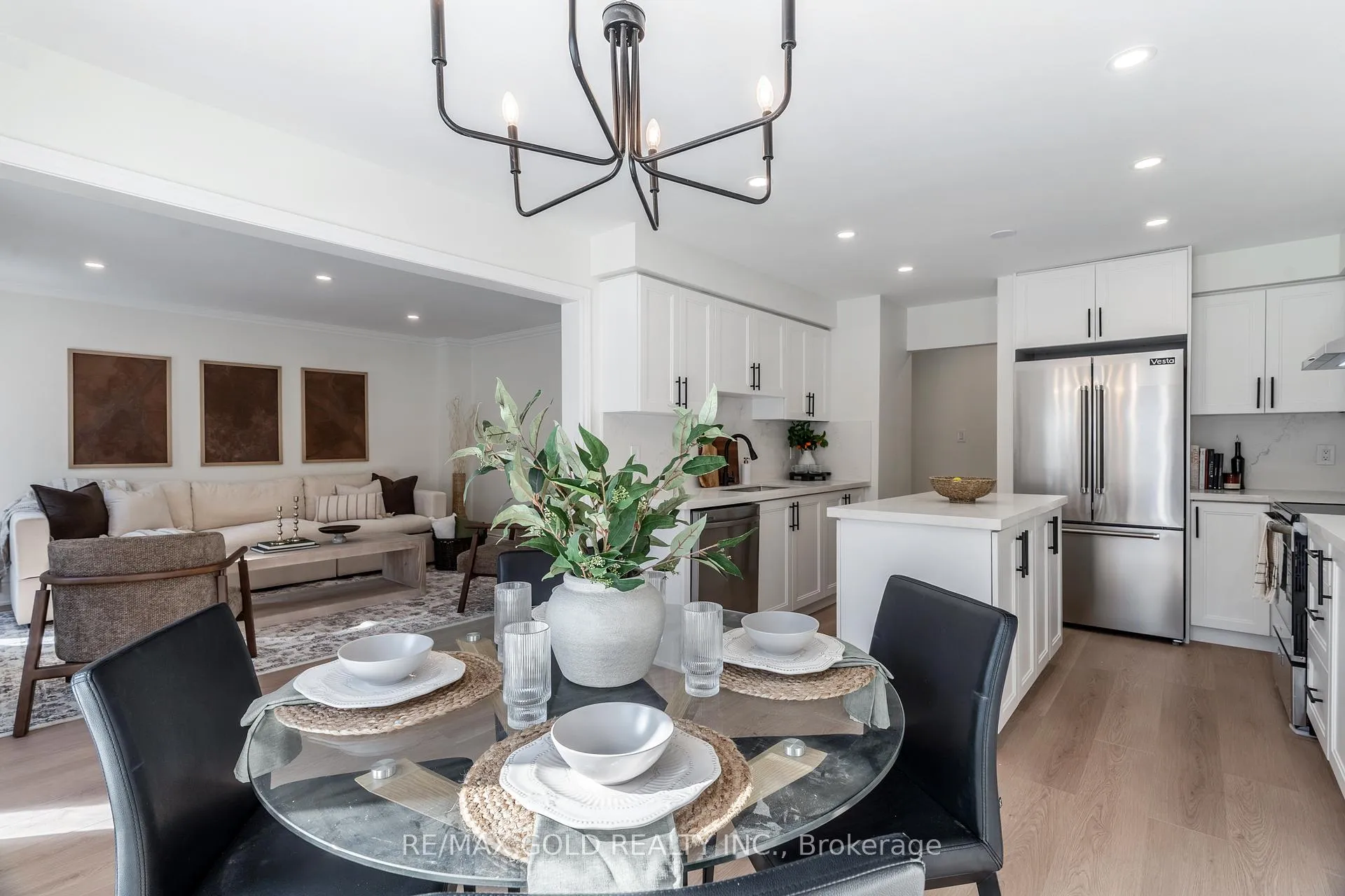 Photo 13 of 9 Morgandale Road, Brampton, Fletcher's Meadow — HOMEH