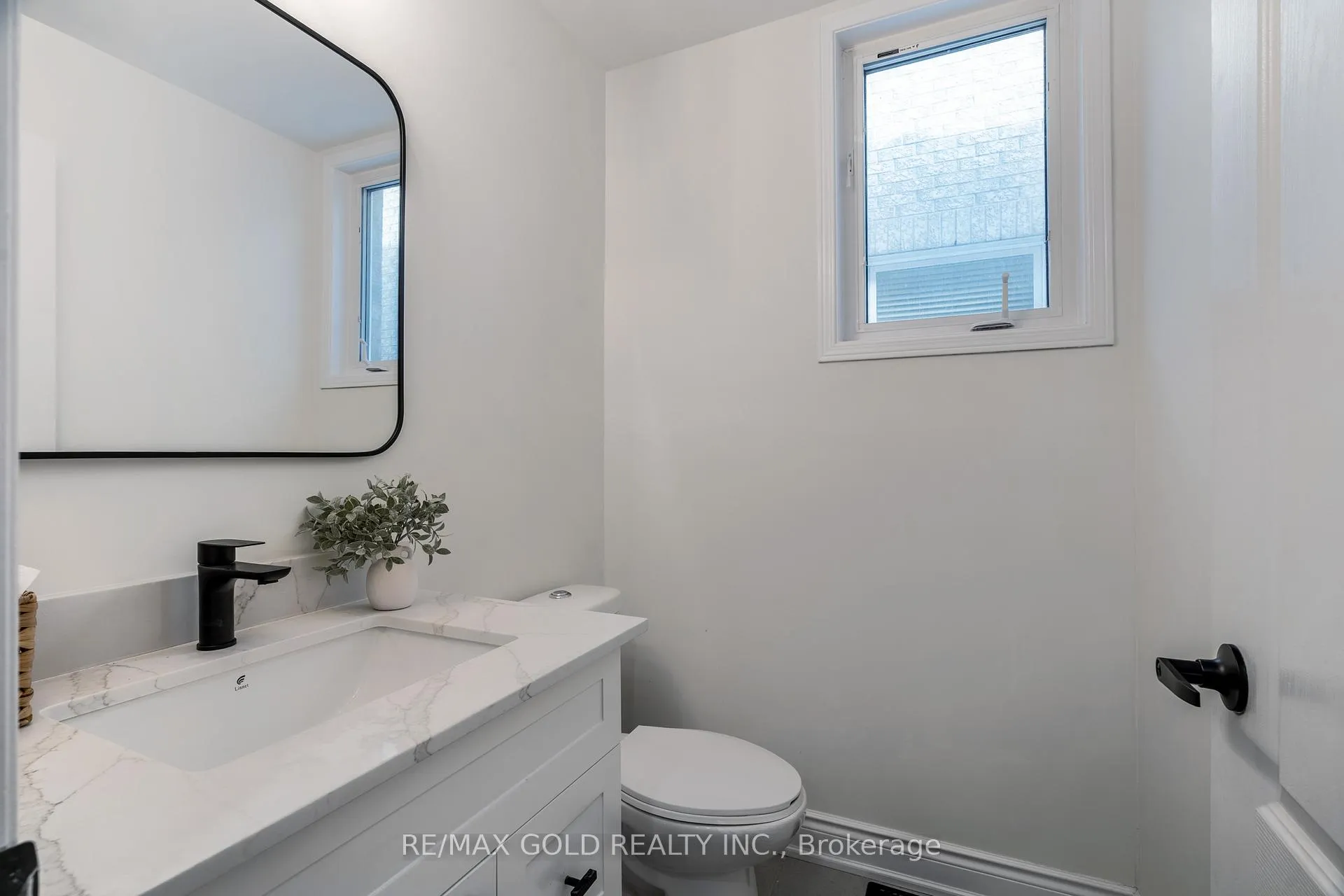Photo 40 of 9 Morgandale Road, Brampton, Fletcher's Meadow — HOMEH