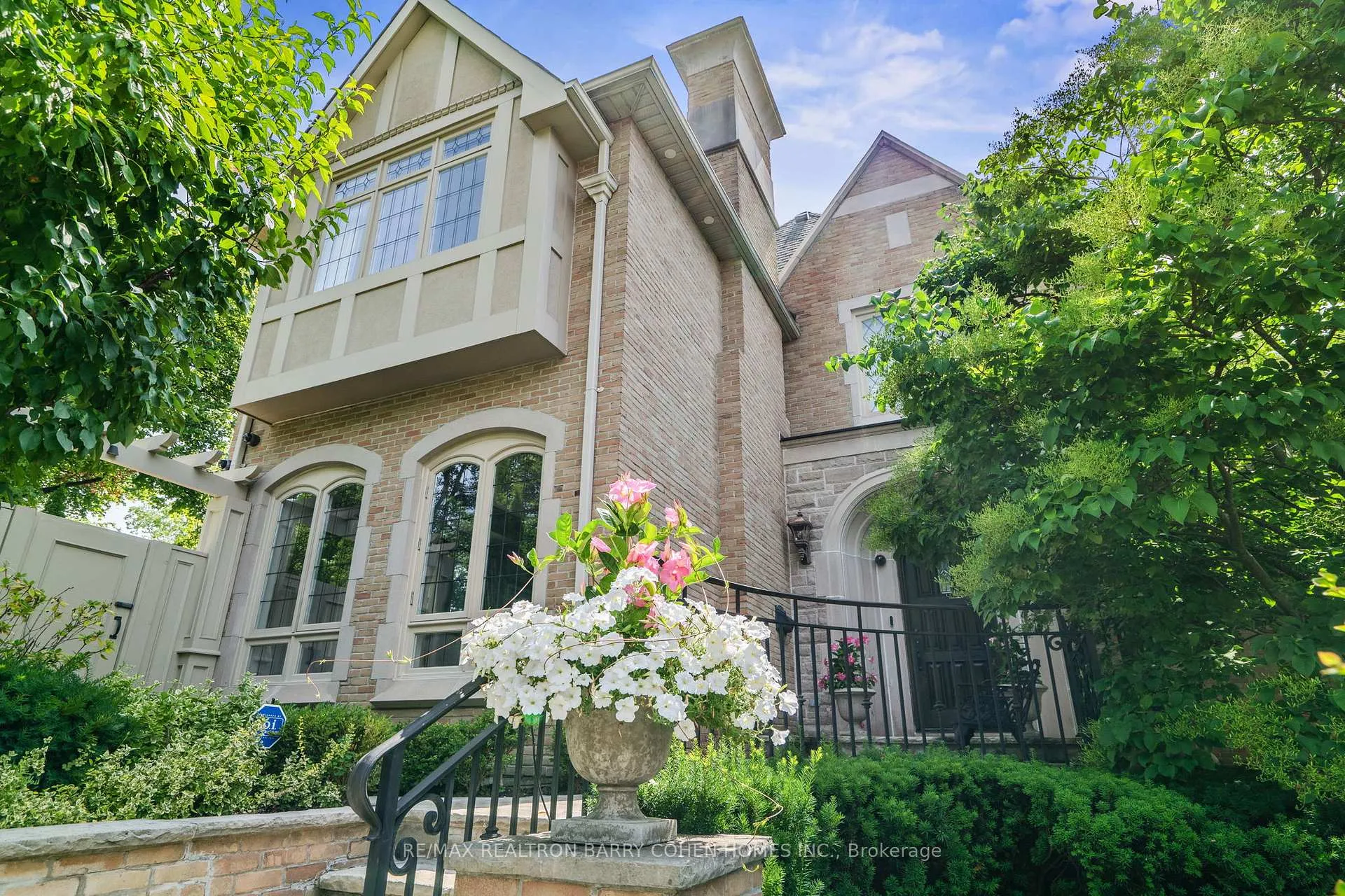 Photo 3 of 100 Old Forest Hill Road, Toronto, Forest Hill South — HOMEH