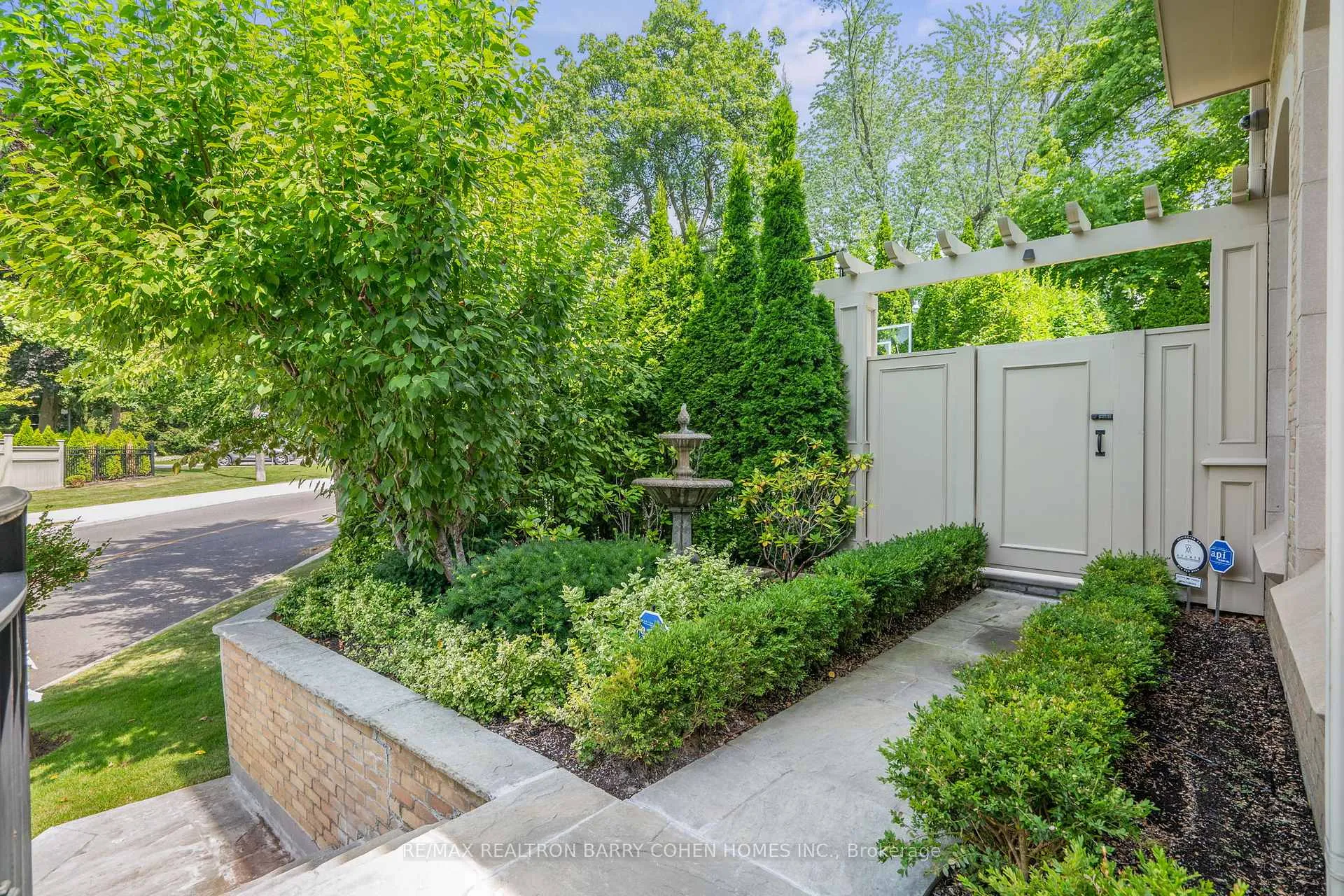 Photo 5 of 100 Old Forest Hill Road, Toronto, Forest Hill South — HOMEH